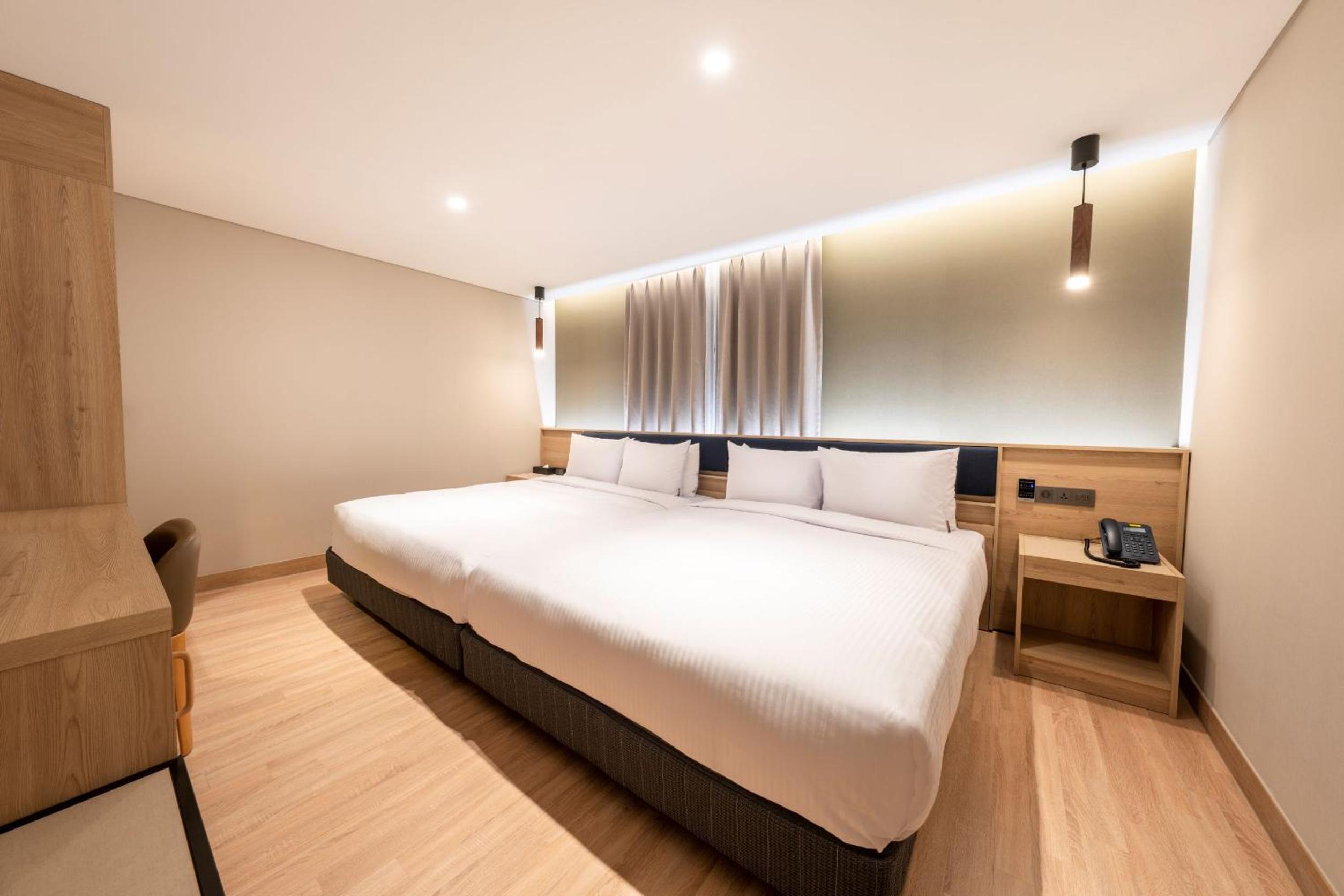 Deluxe Queen Room with Two Queen Beds