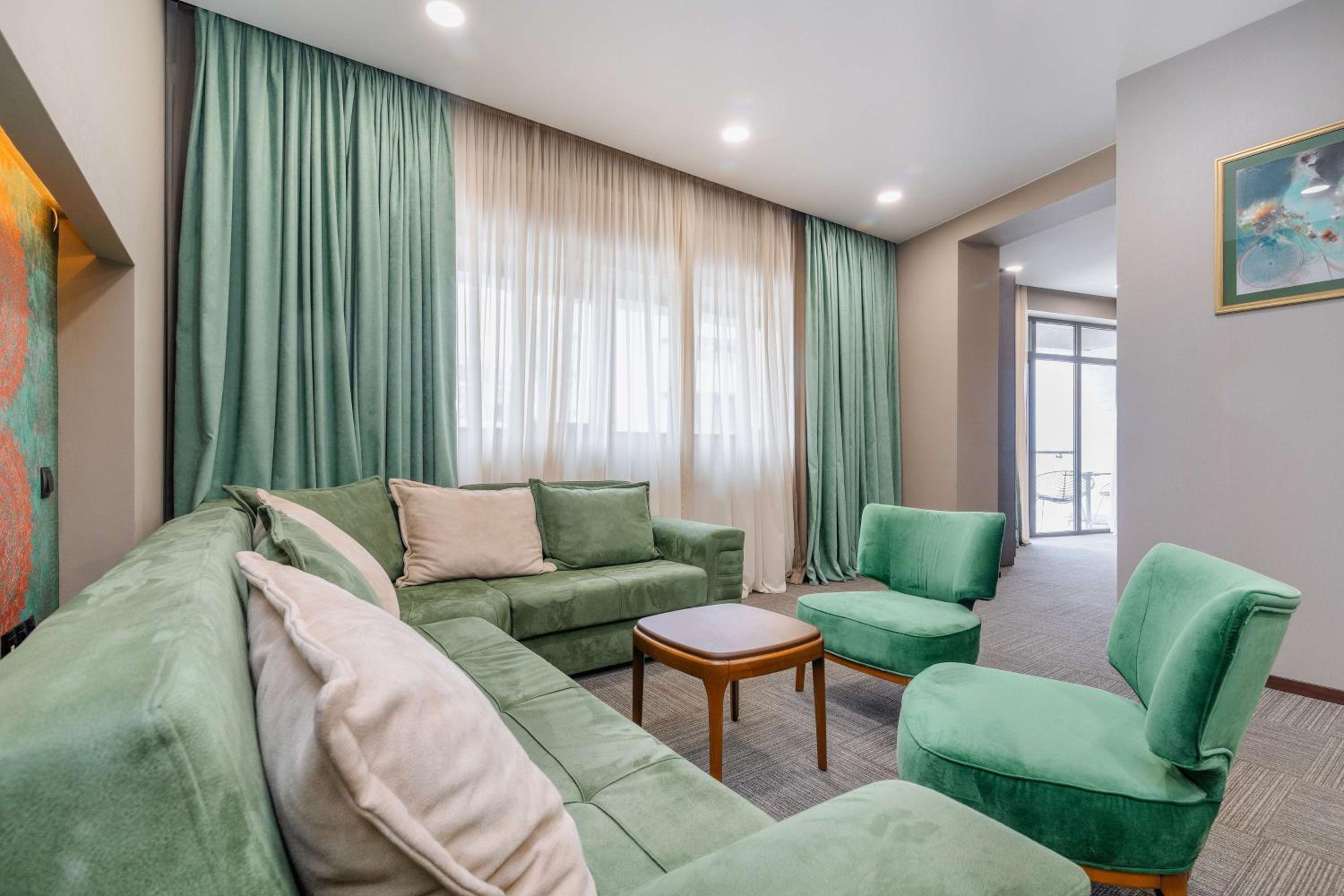 Family Double Suite with Sofa Bed - Non-Smoking