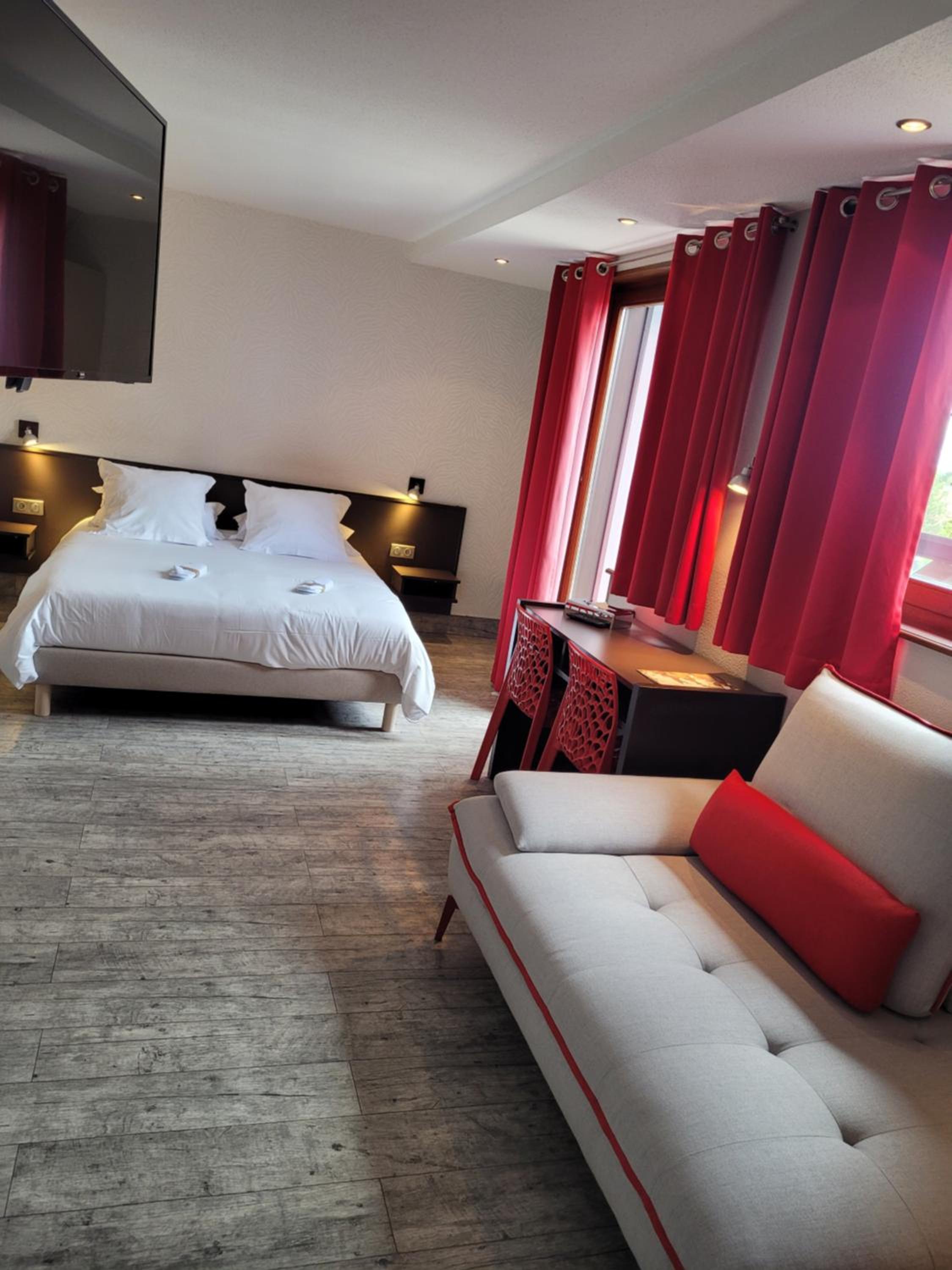 Deluxe Room - Photo 3