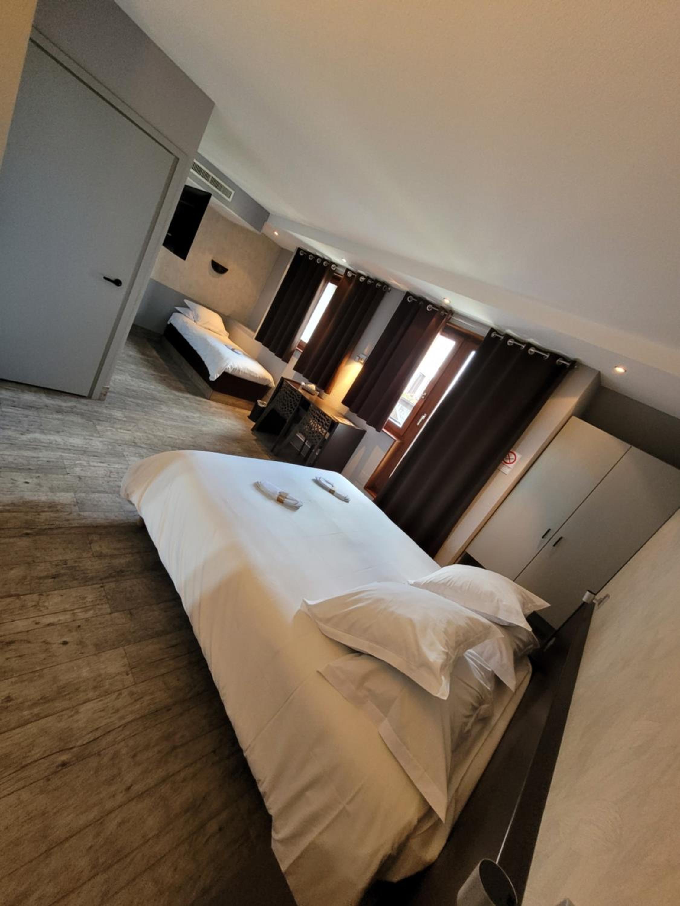 Deluxe Room - Photo 1