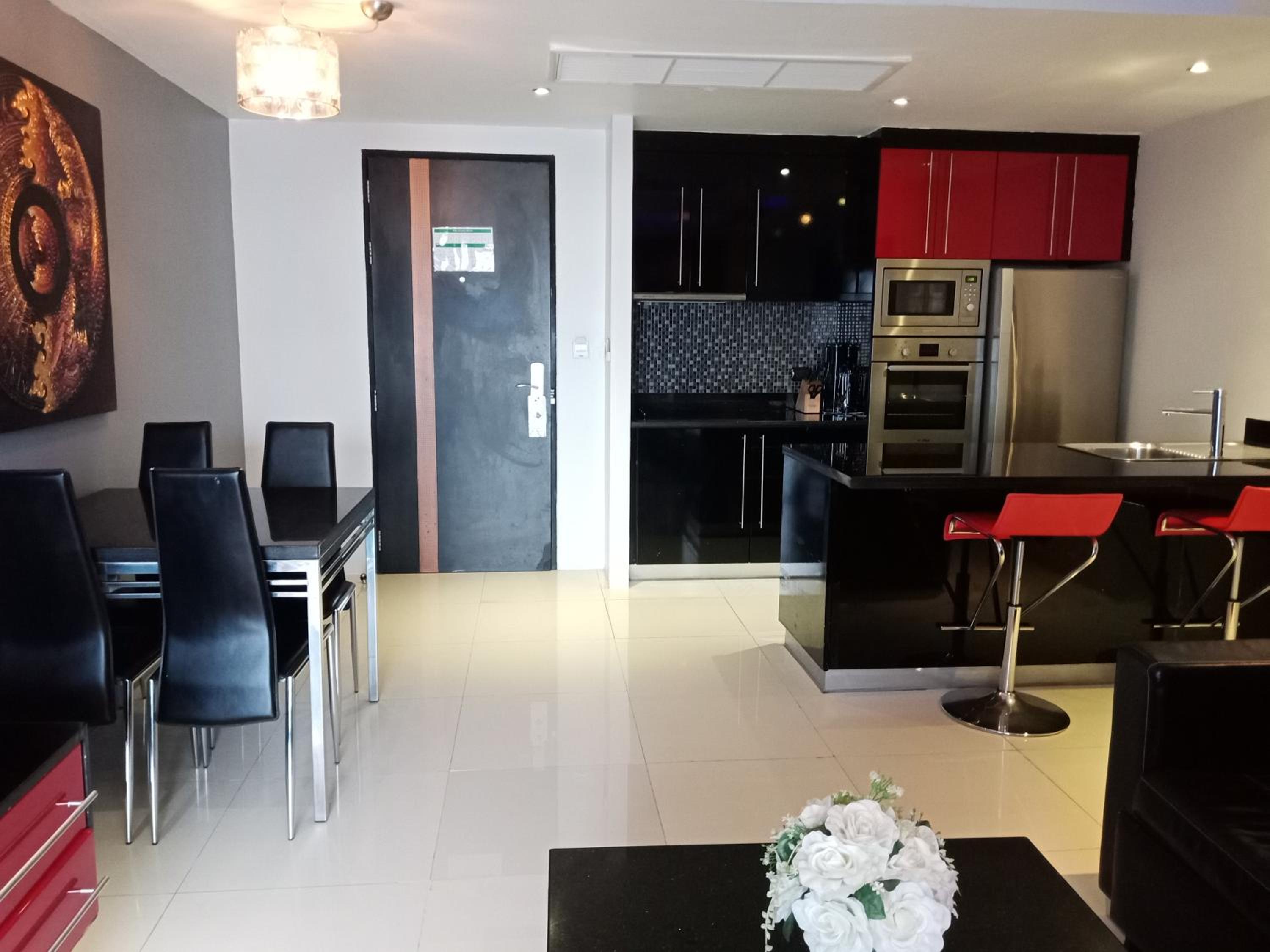Executive Suite - Photo 4