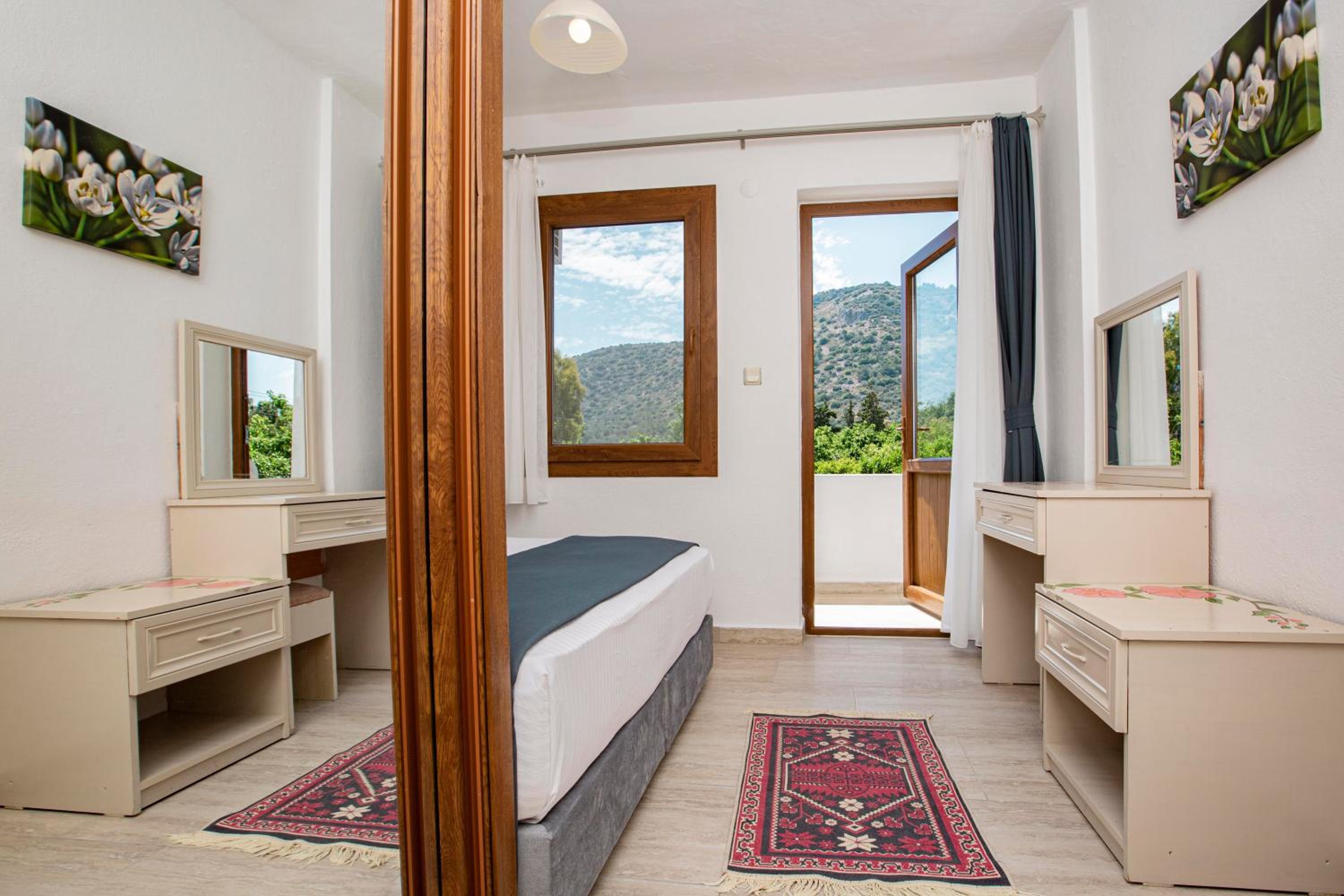 Standard Double or Twin Room photo 1