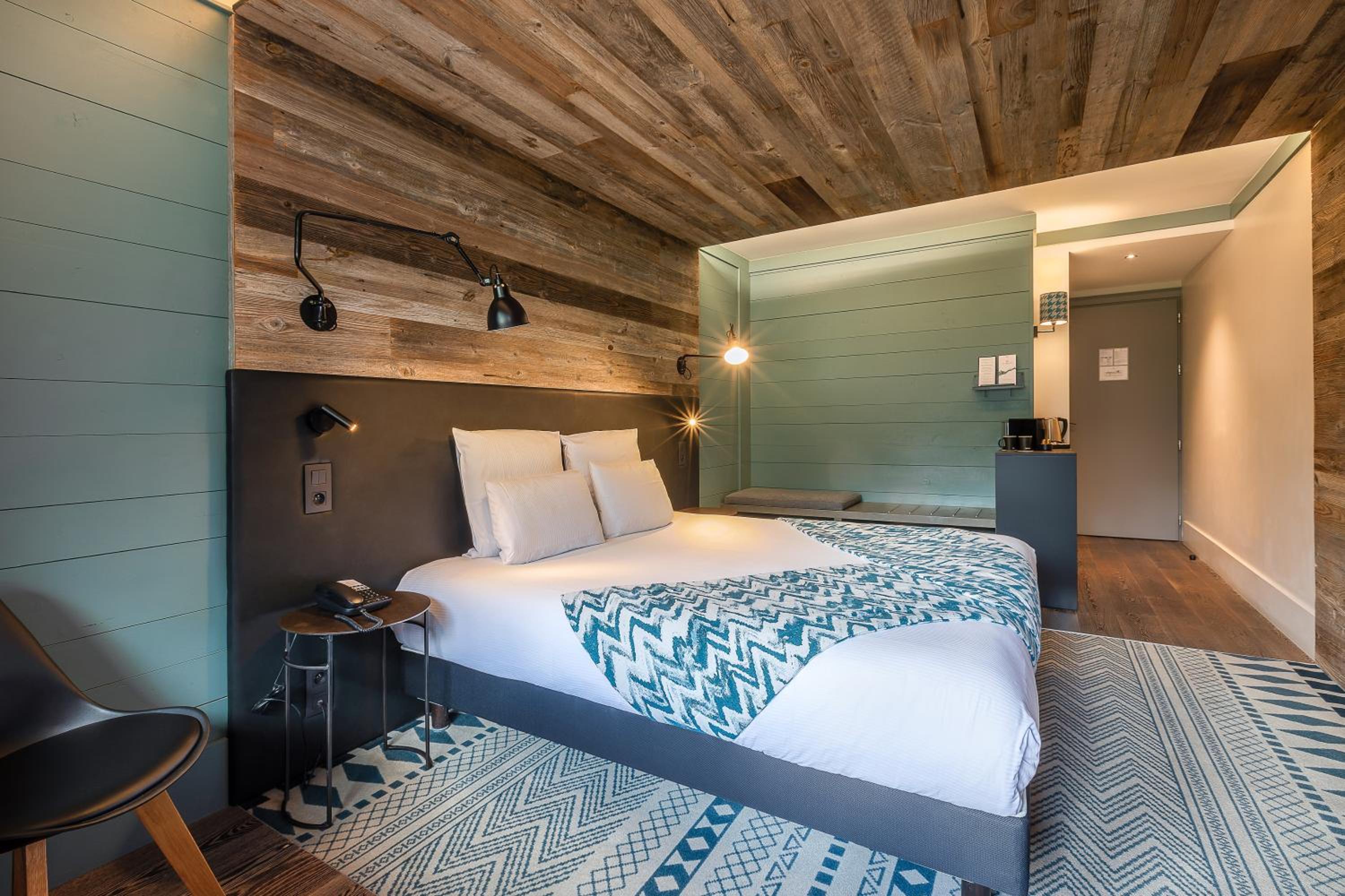 Double or Twin Room with Mont Blanc View - Photo 9