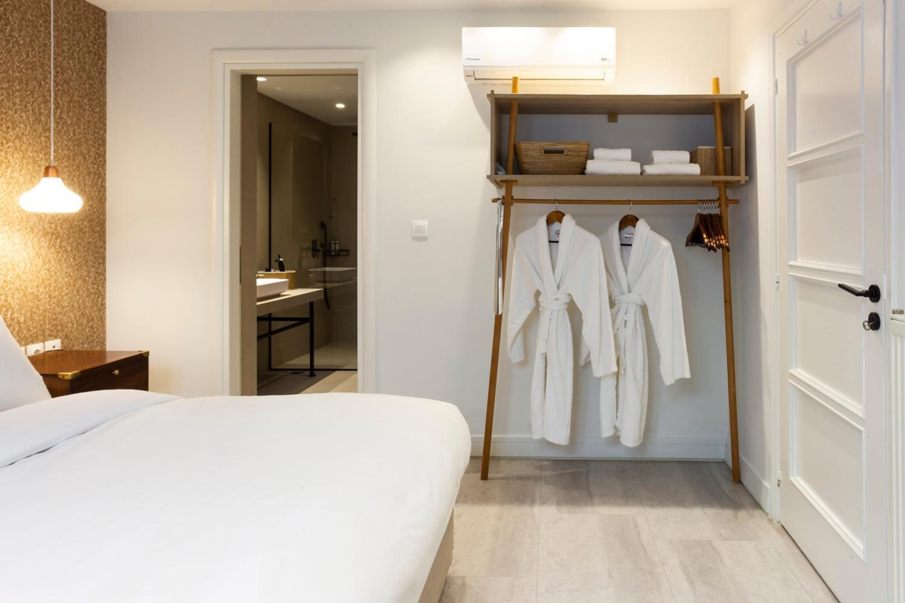 Two-Bedroom Apartment with Hot Tub