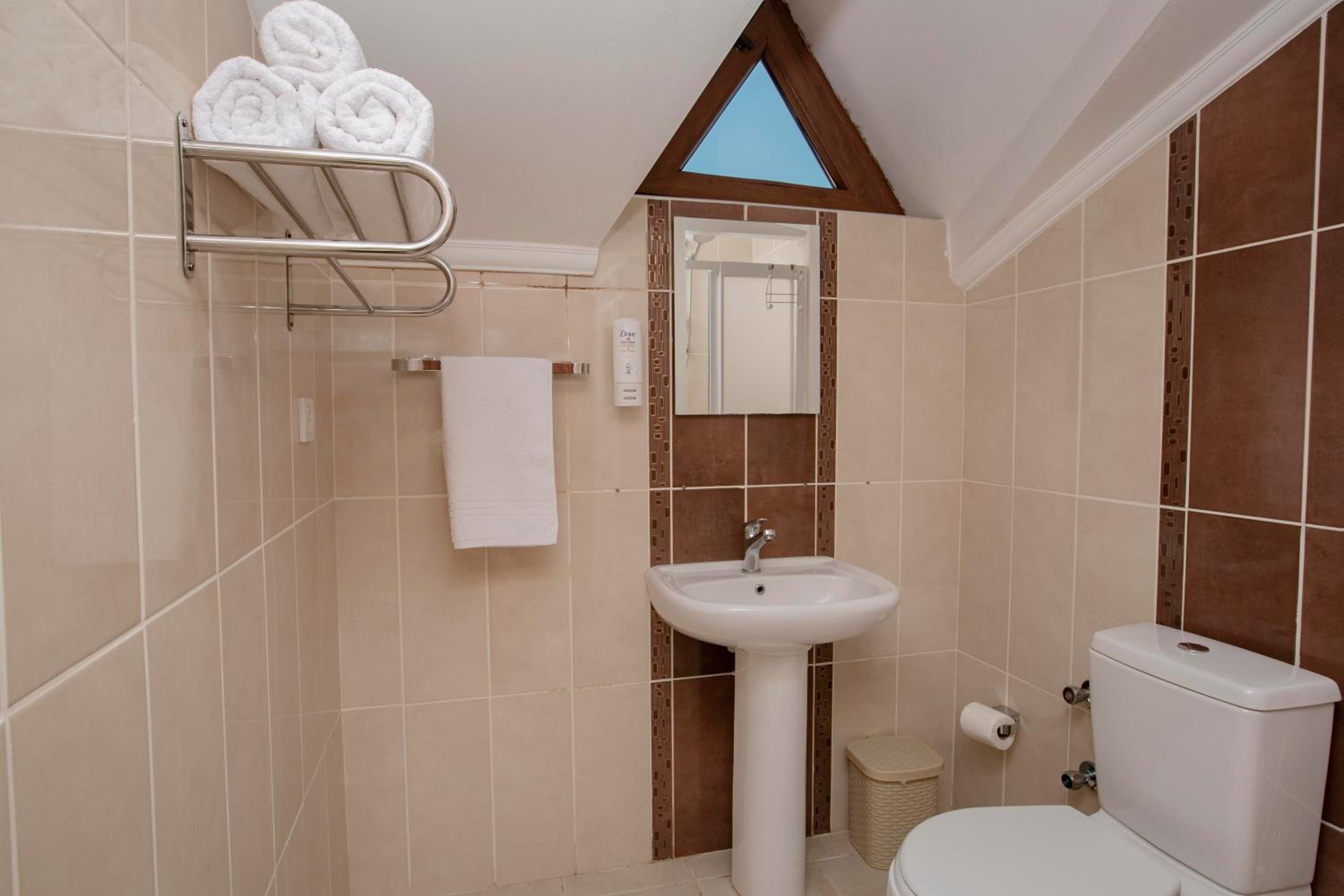 Budget Double Room - Photo 4