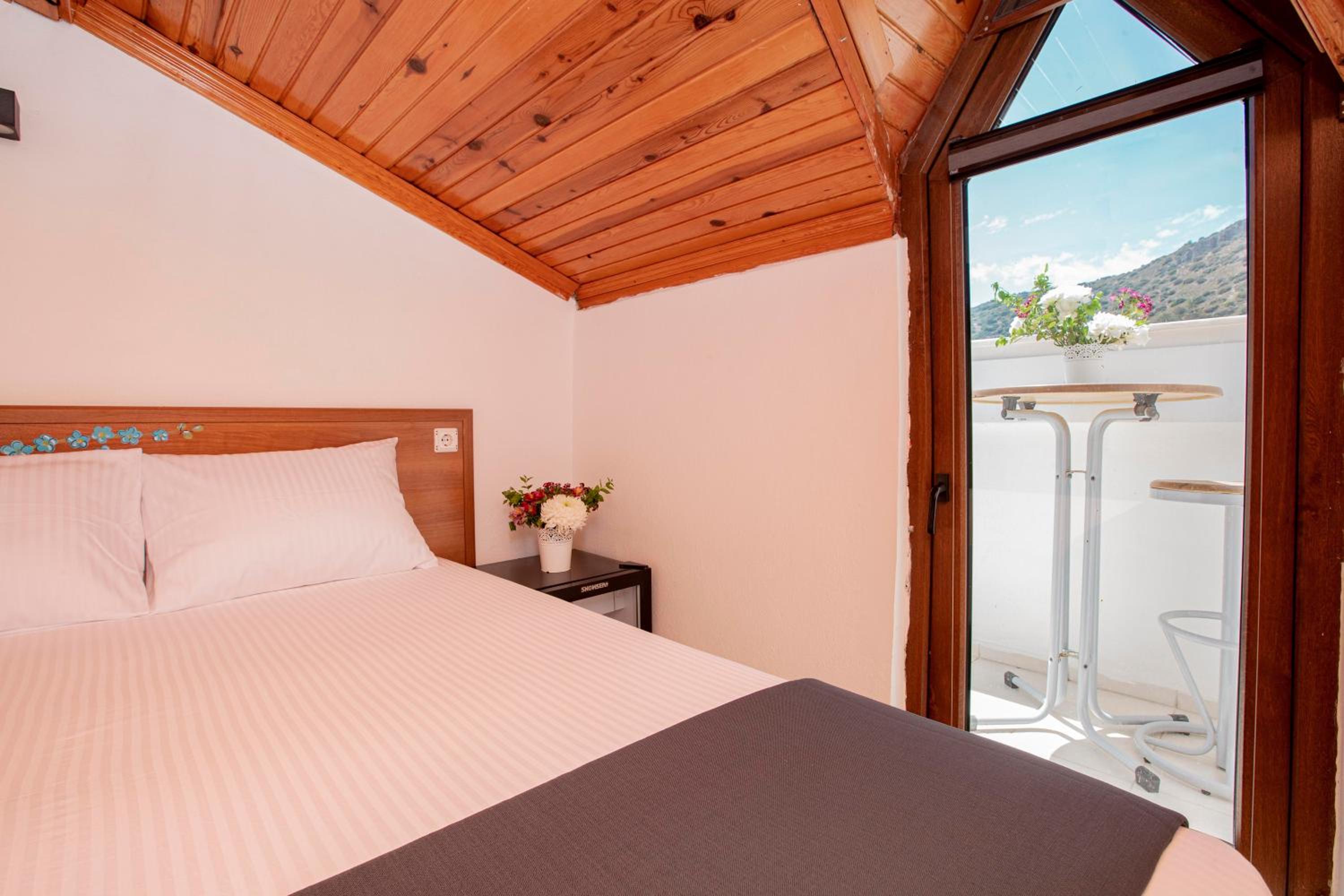 Budget Double Room - Photo 2