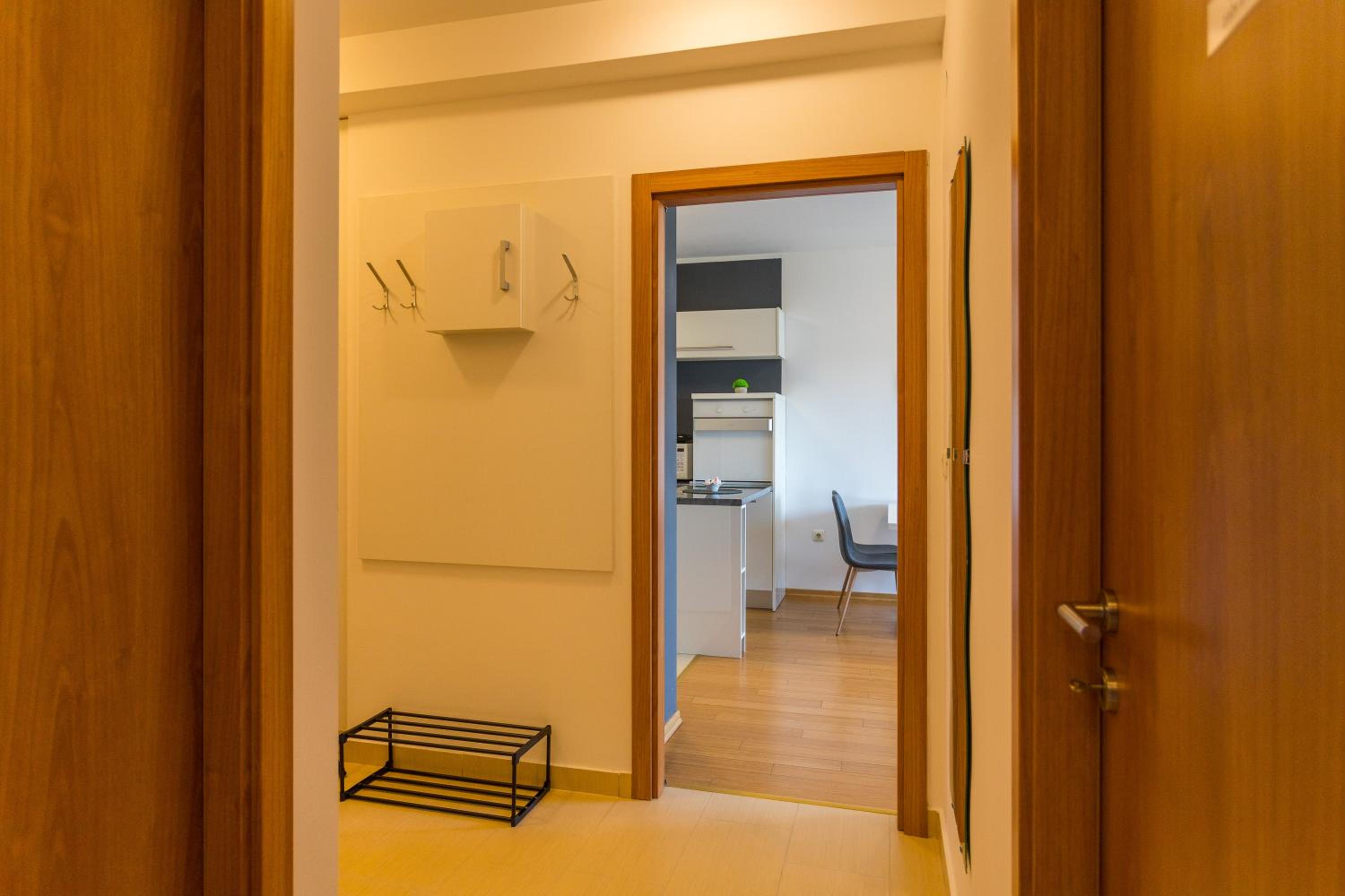 One-Bedroom Apartment - Photo 6