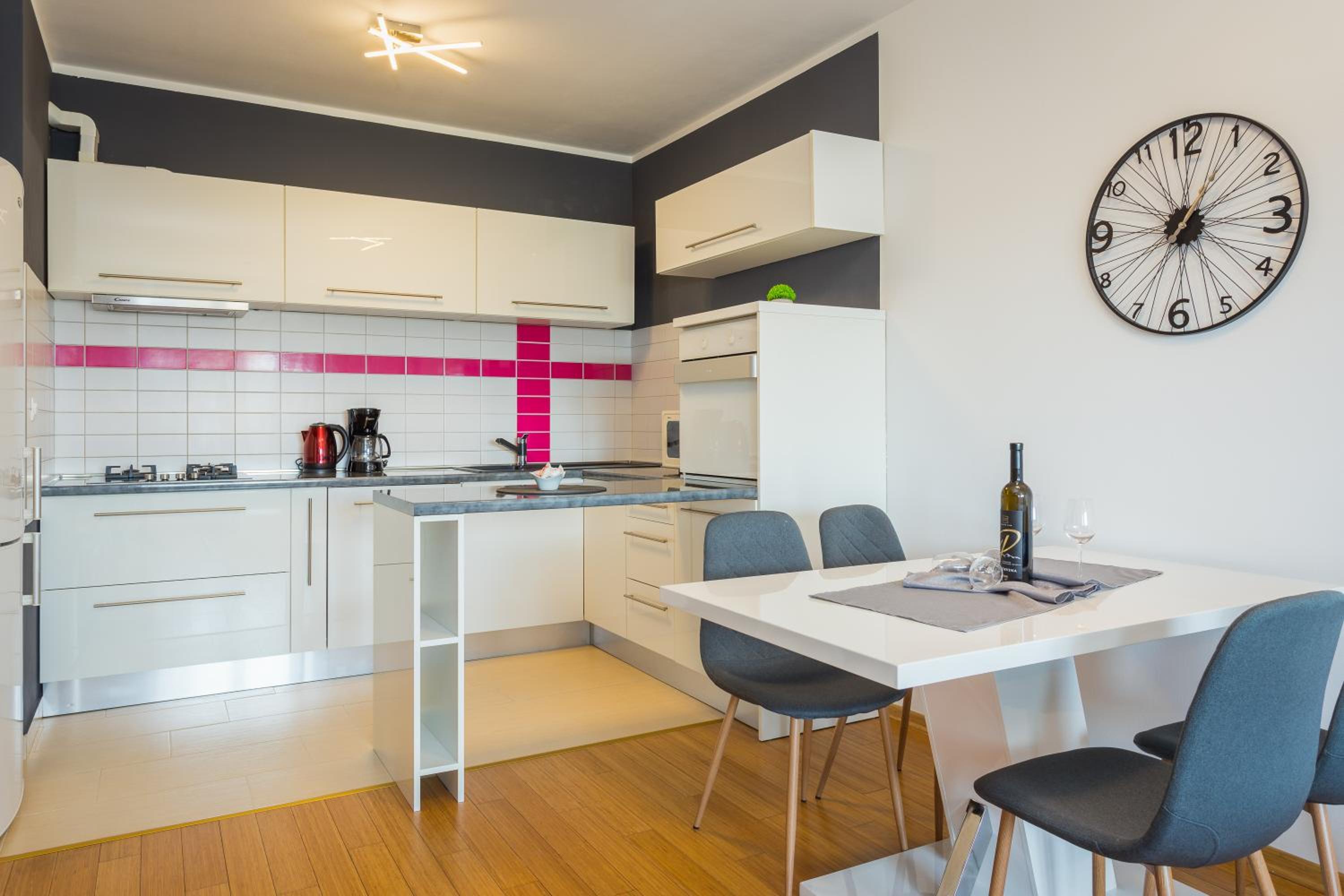 One-Bedroom Apartment - Photo 30