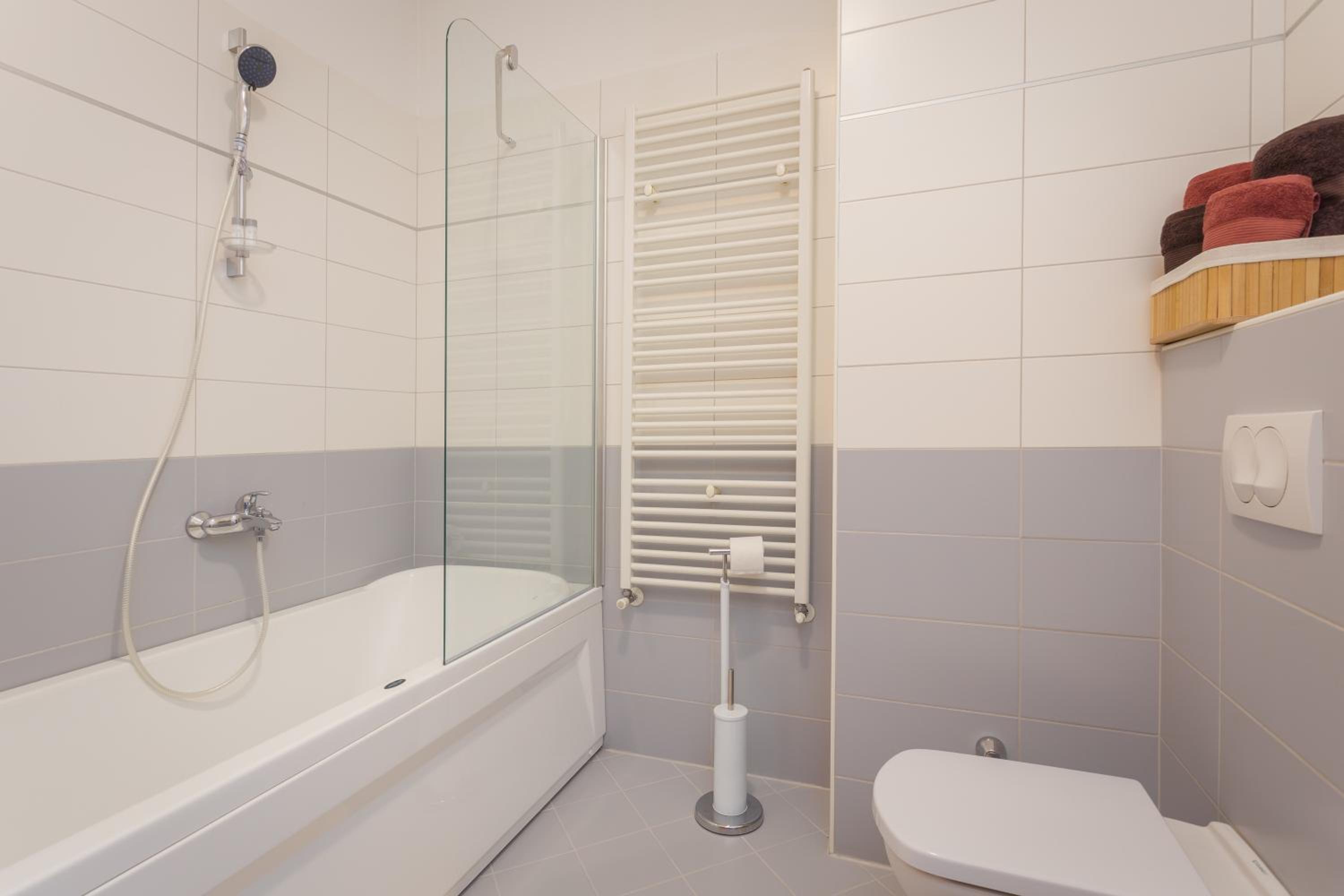 One-Bedroom Apartment - Photo 20