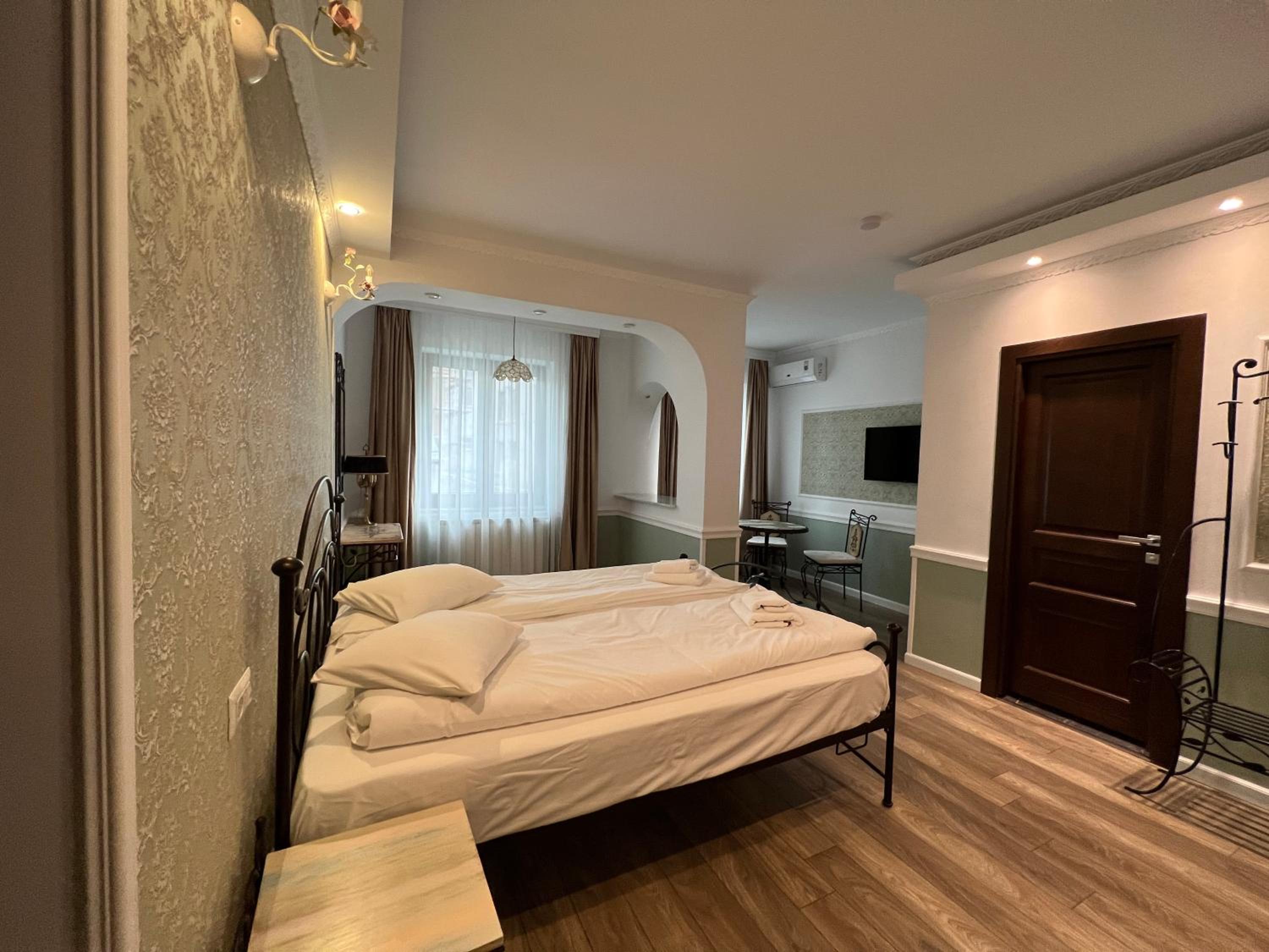 Deluxe Double Room - Photo 6