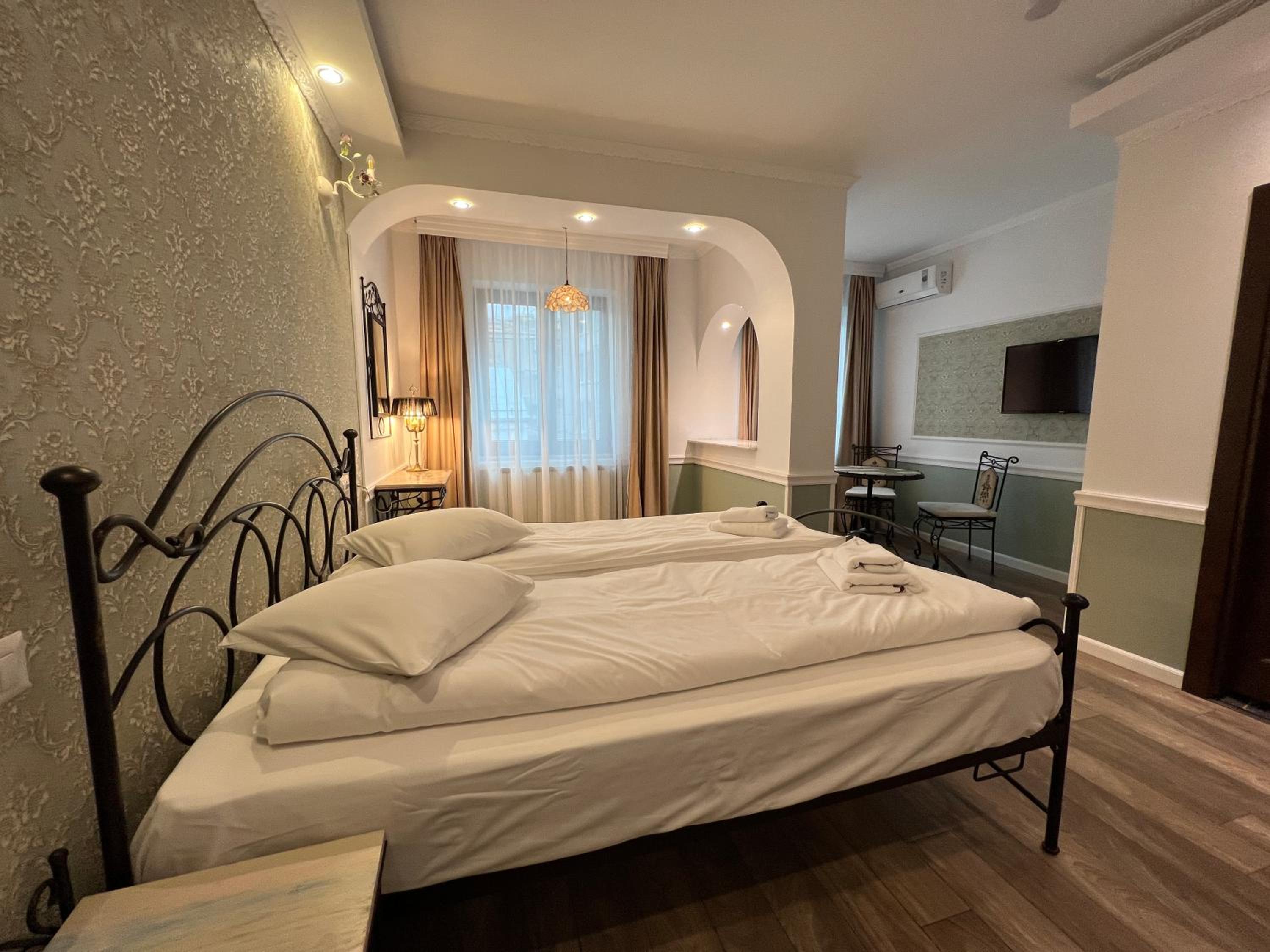 Deluxe Double Room - Photo 1