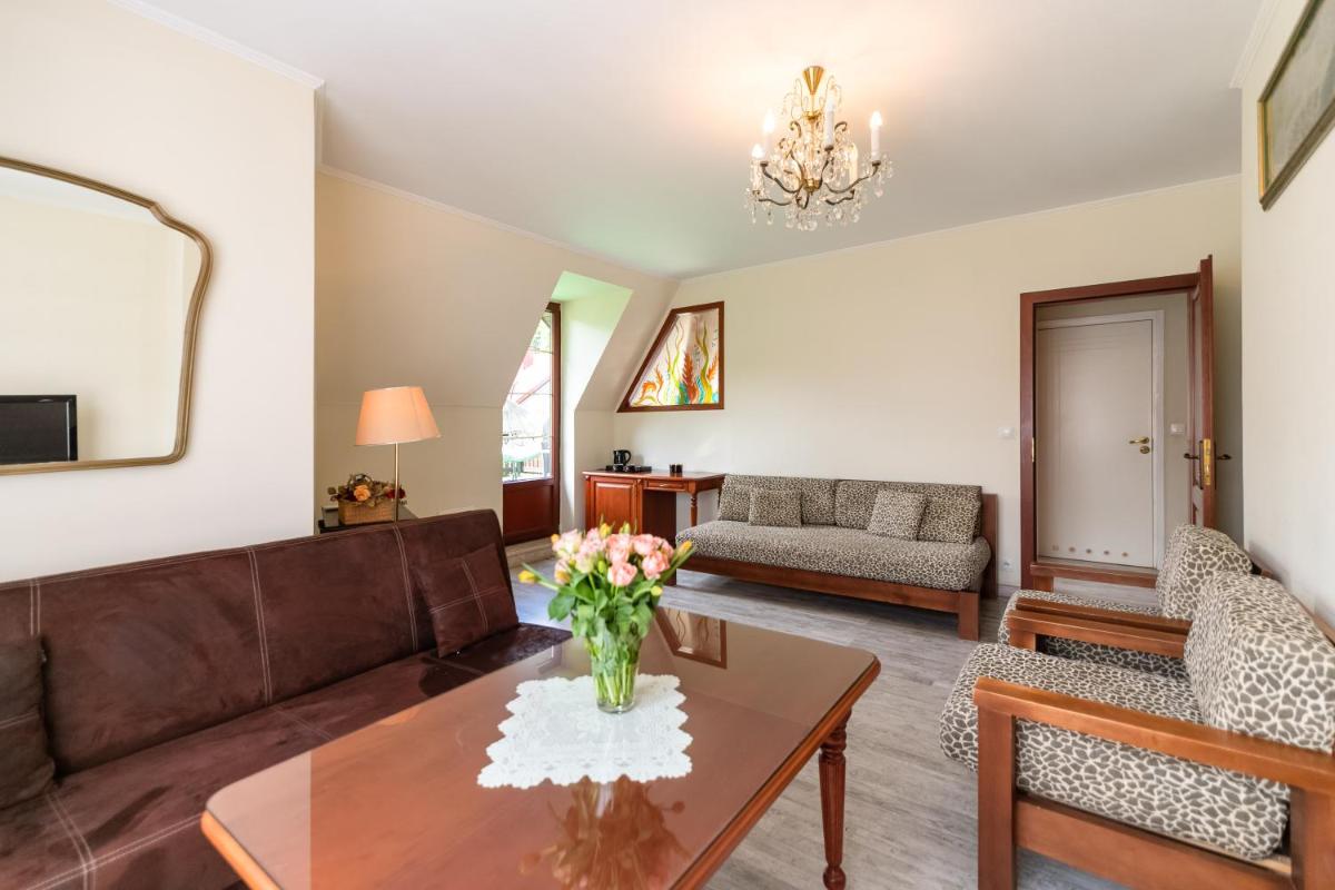 Quadruple Room with Balcony - Photo 2