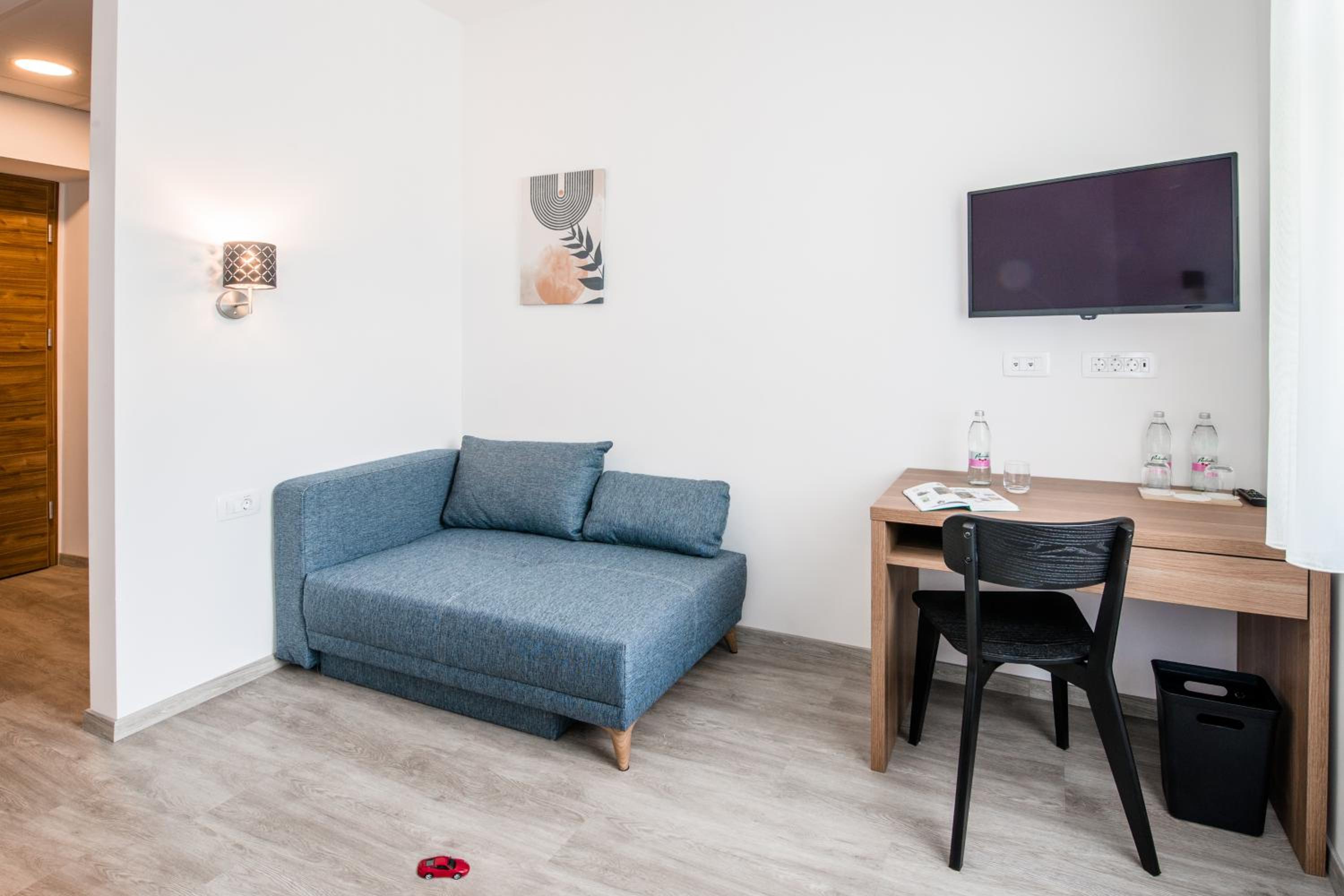 Double Room with Extra Bed photo 3