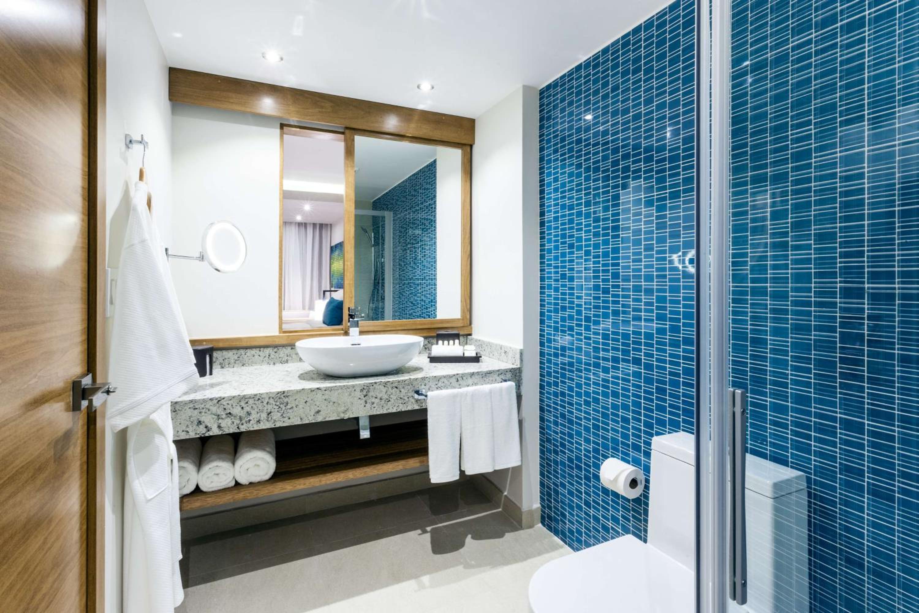 Swim Out Junior Suite