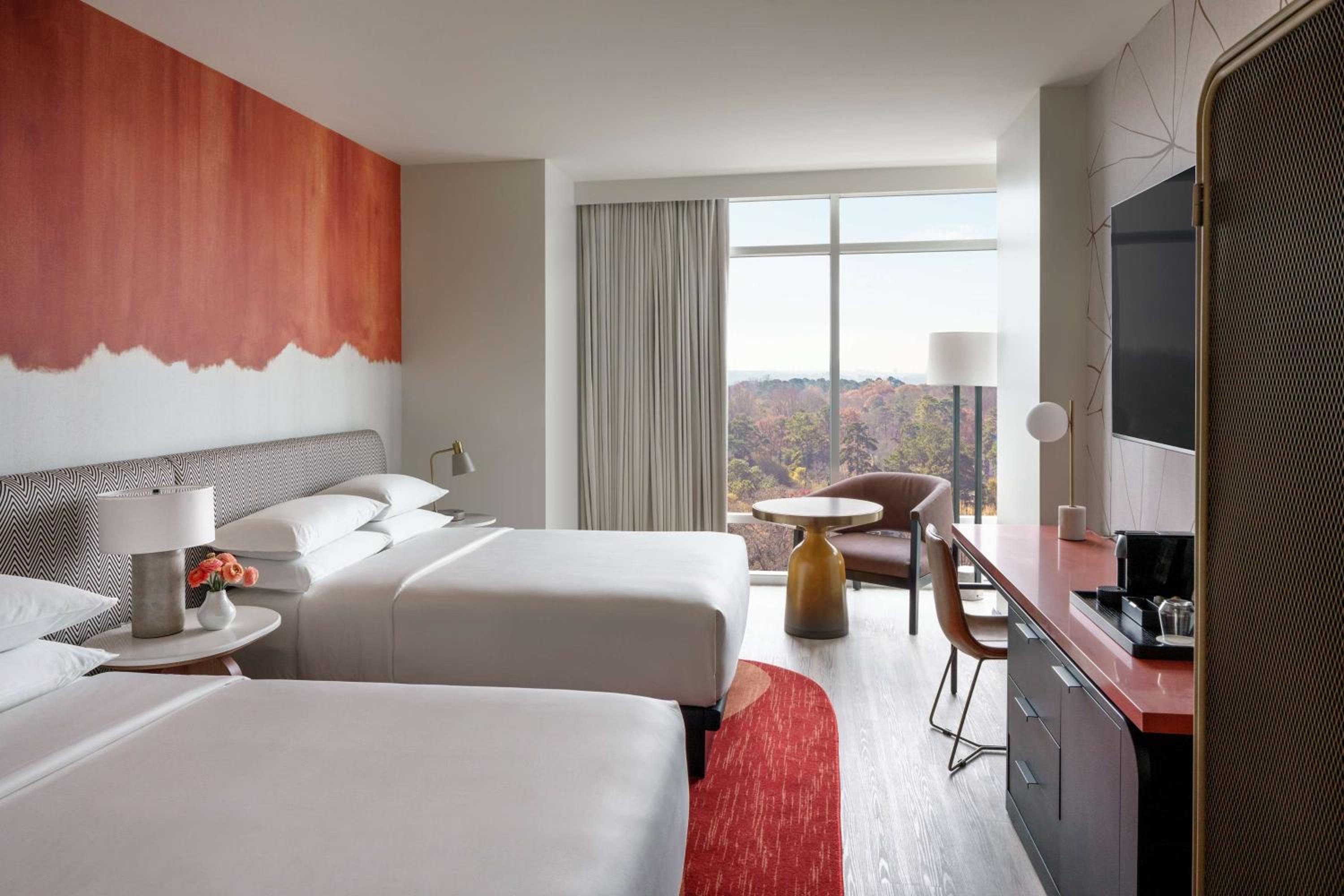Queen Room with Two Queen Beds and City View - High Floor - Photo 1
