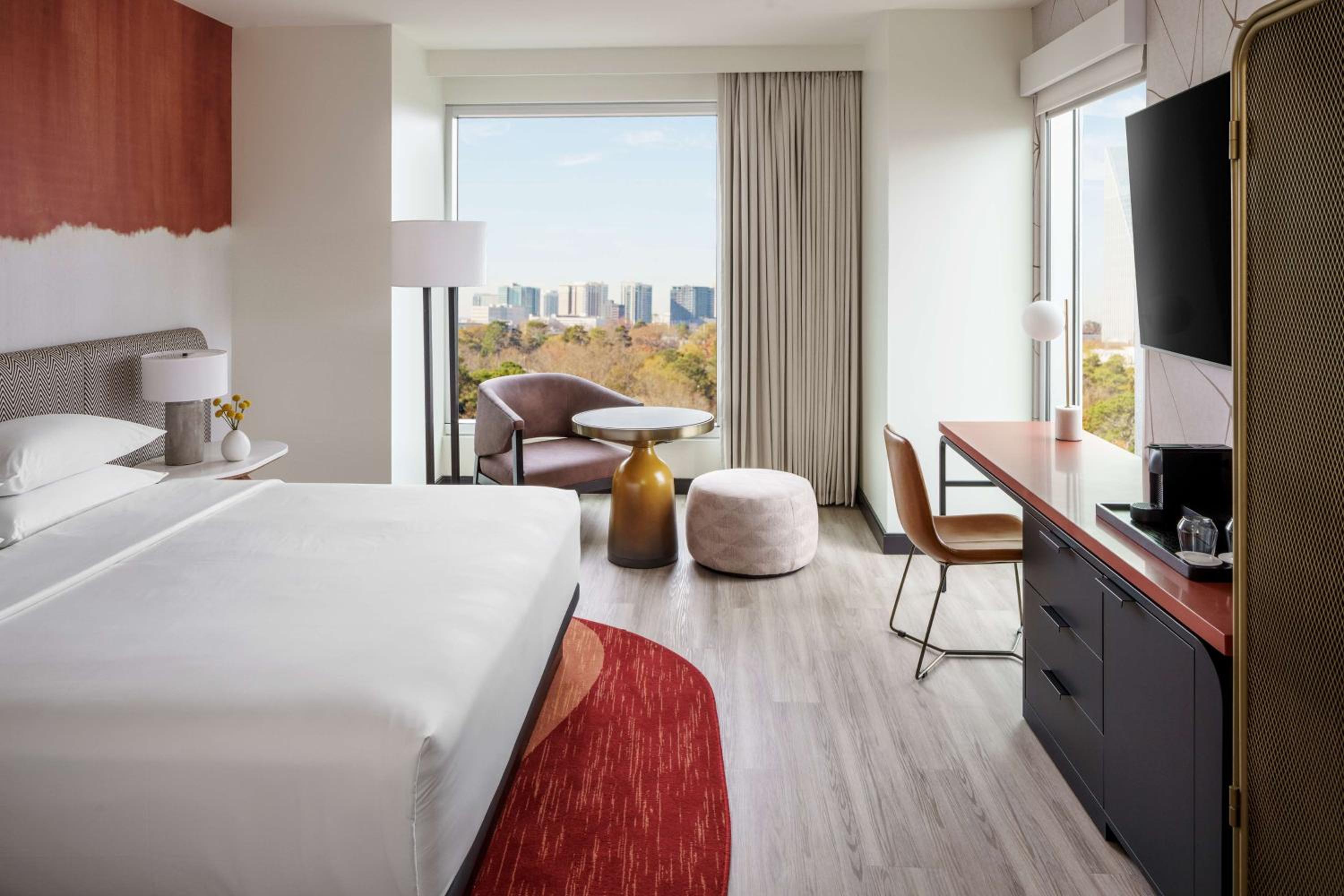 Corner King Room - High Floor - Photo 2