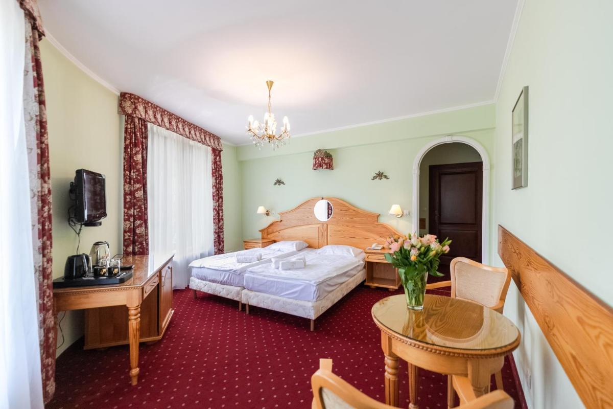 Double Room with Spa Bath photo 1