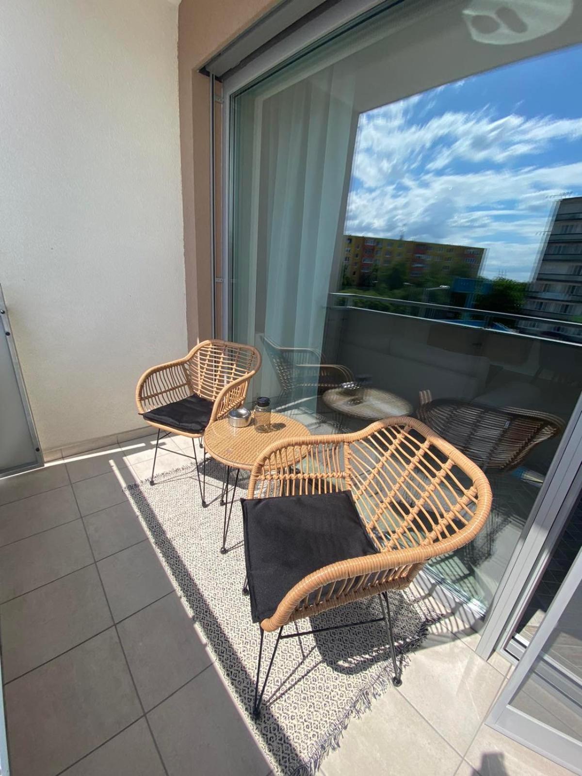 Apartment with Balcony - Photo 11