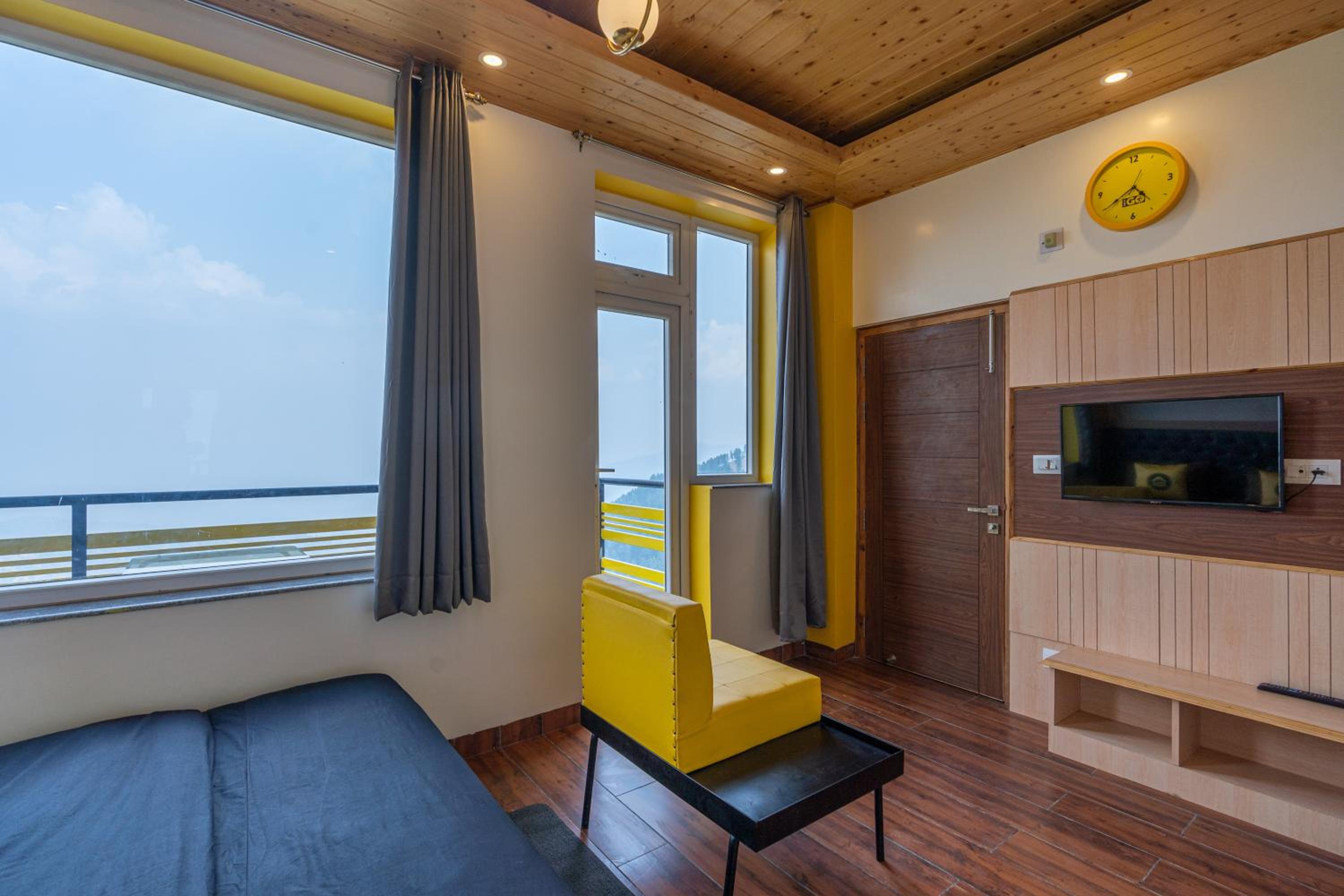 Superior Double Room with Balcony and Valley View - Photo 4