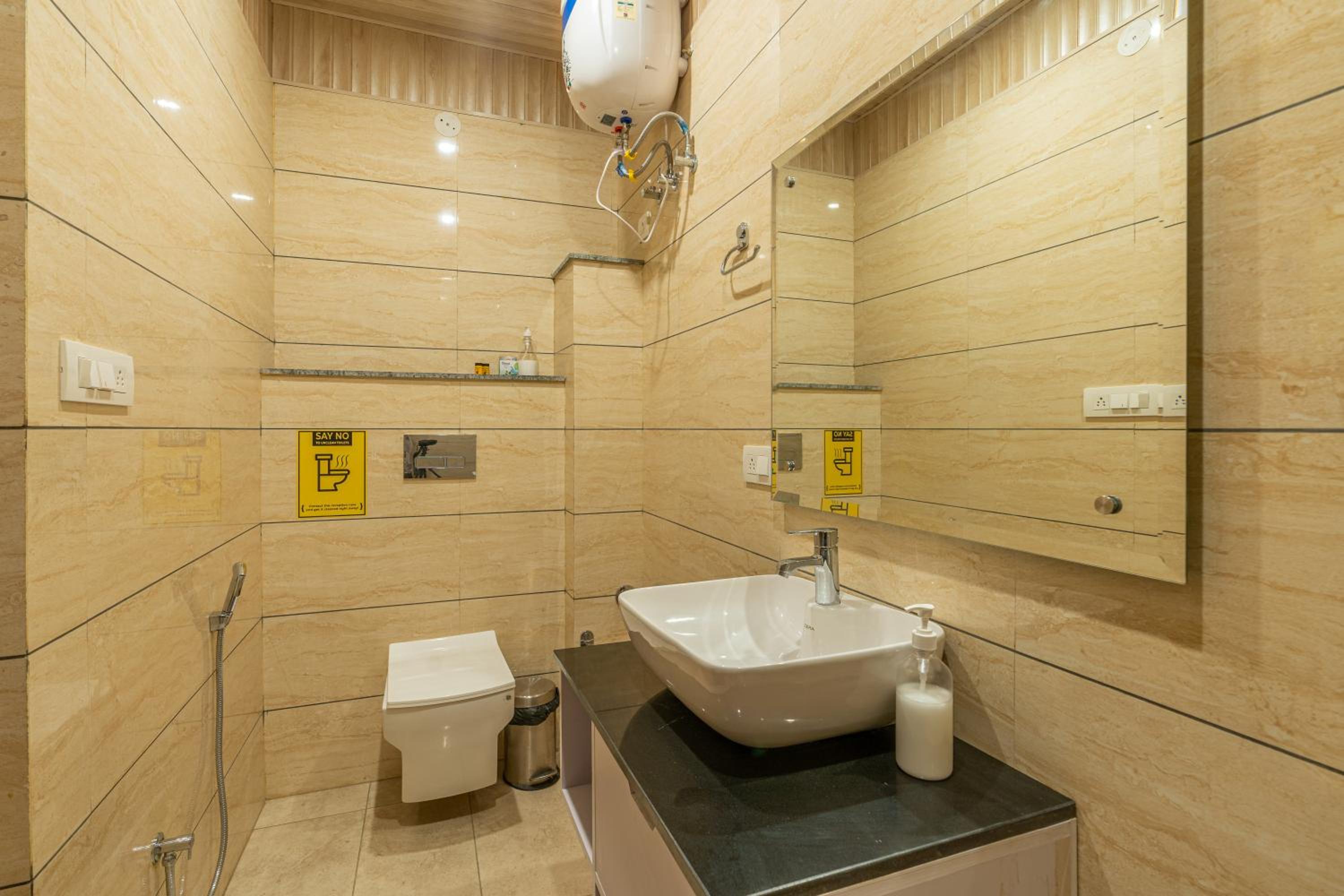Superior Double Room with Balcony and Valley View - Photo 3