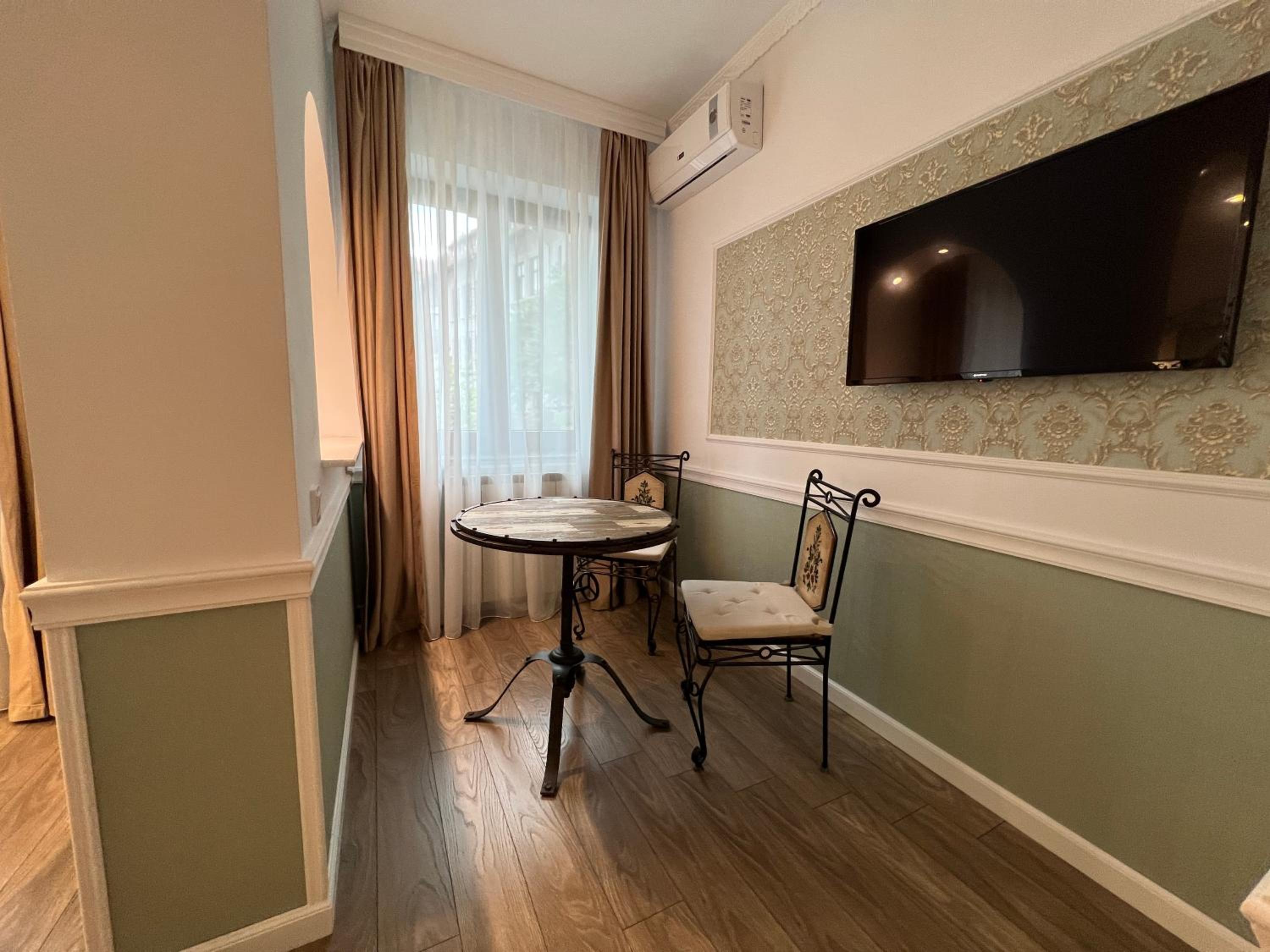 Deluxe Double Room - Photo 7