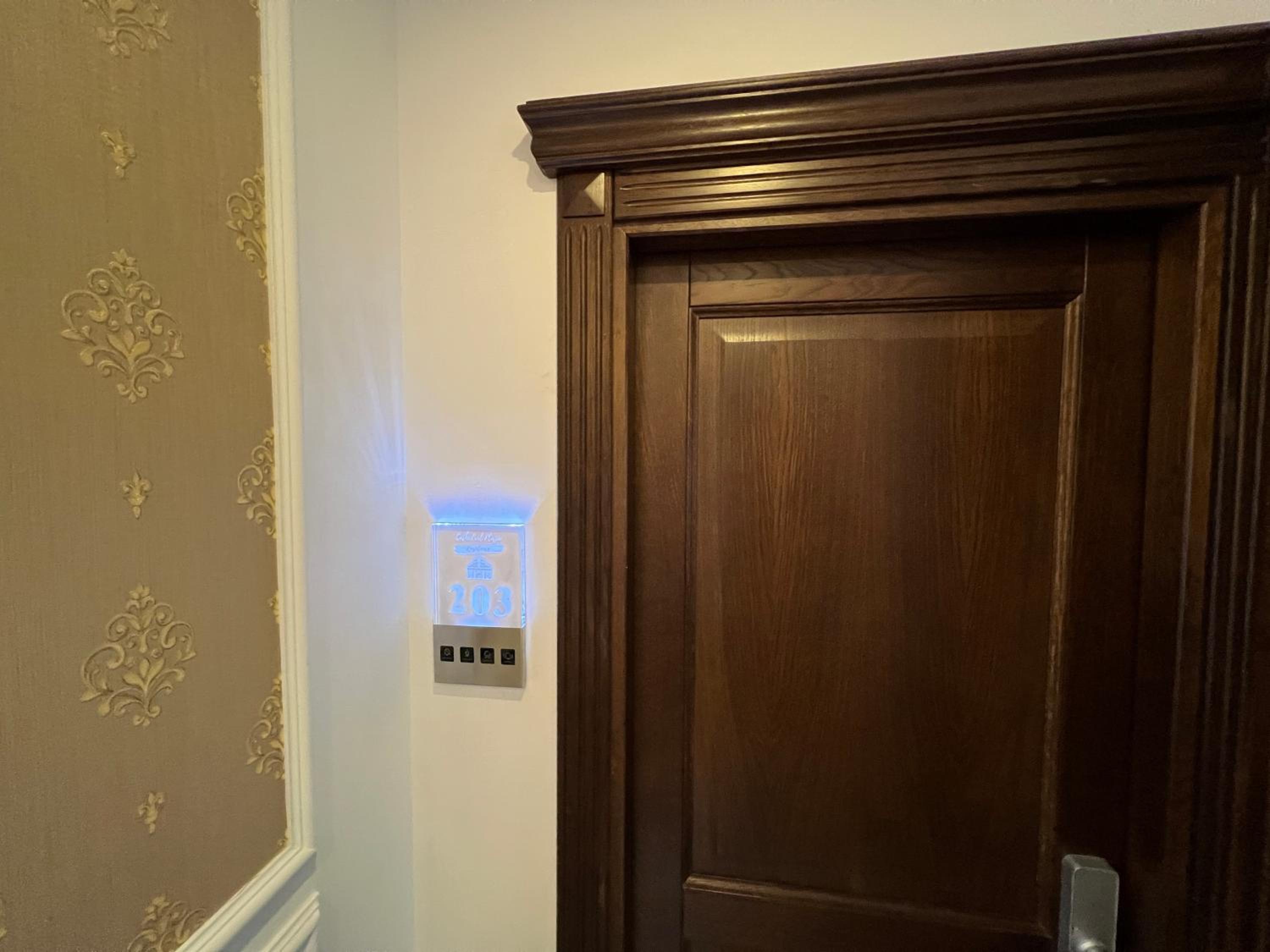 Standard Queen Room - Photo 5