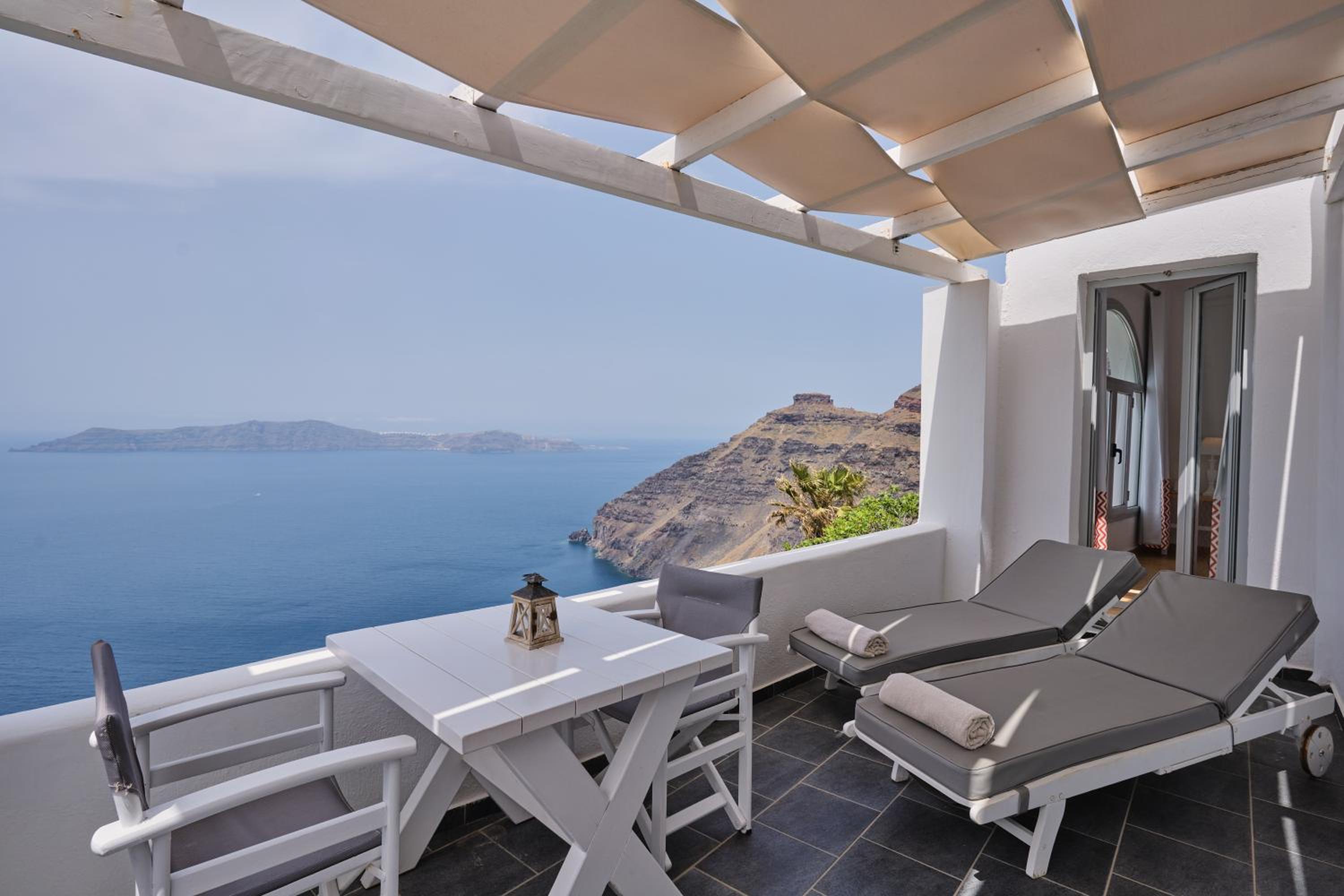 Superior Suite with Caldera View - Photo 3