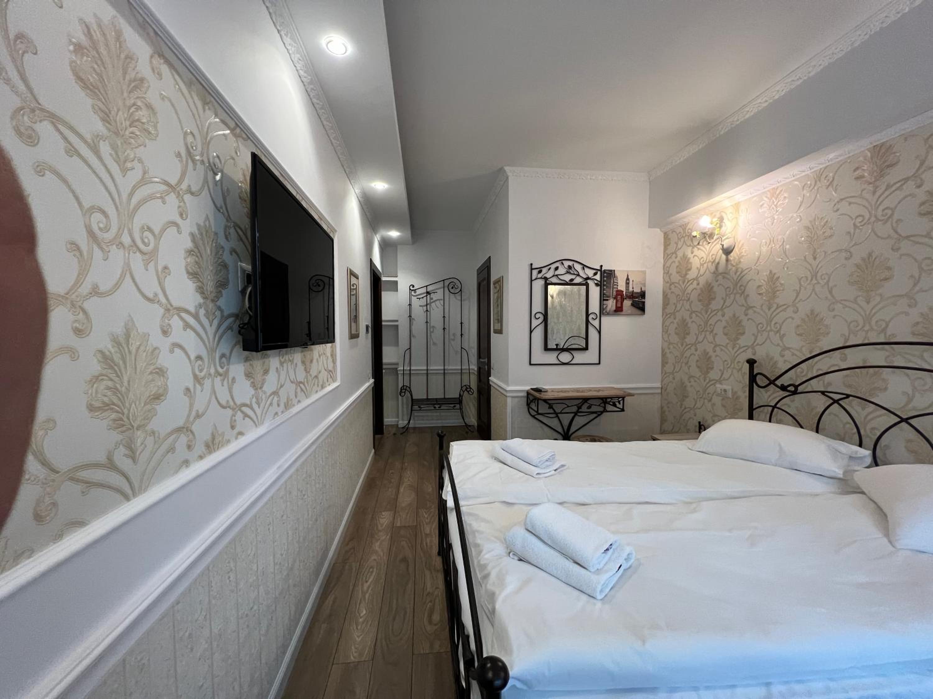 Standard Queen Room - Photo 14