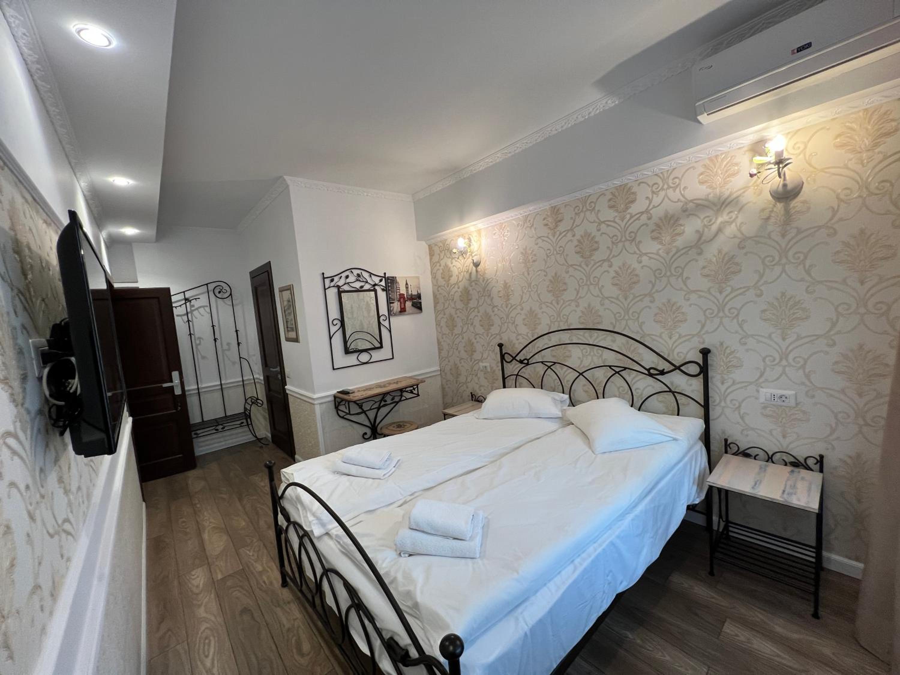 Standard Queen Room - Photo 4