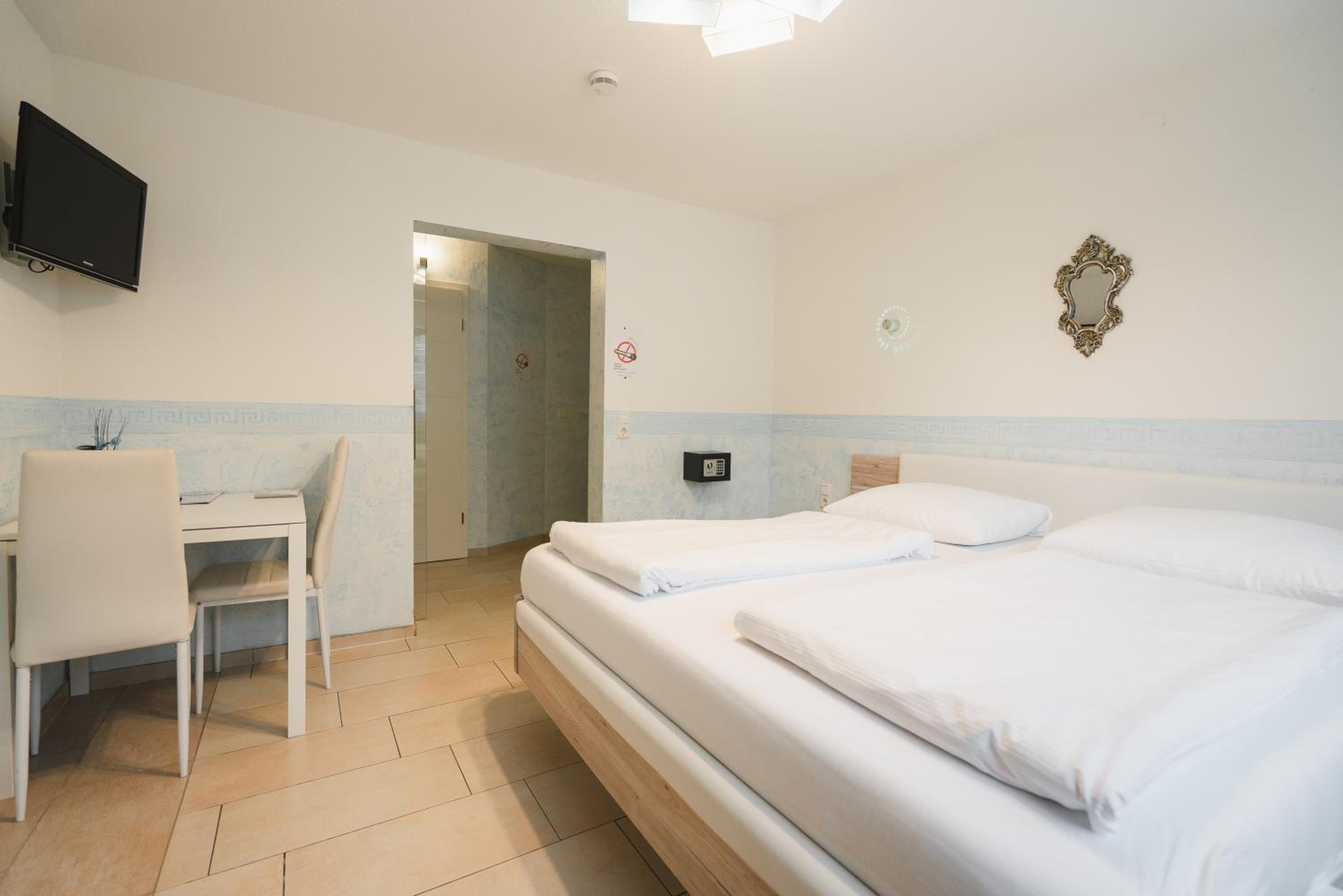 Gästehaus 4-Bett-Zimmer photo 3