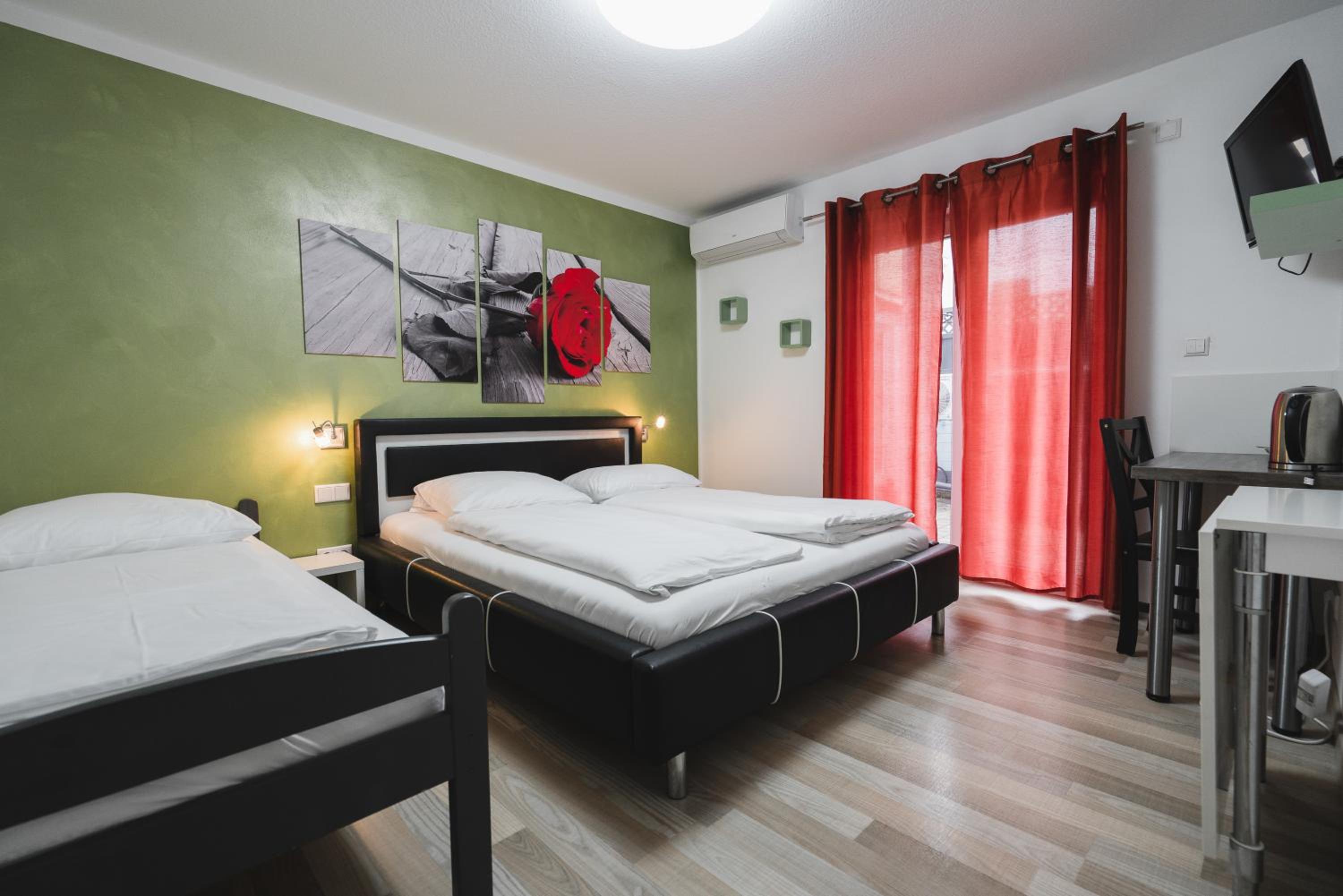 Gästehaus 3-Bett-Zimmer photo 1