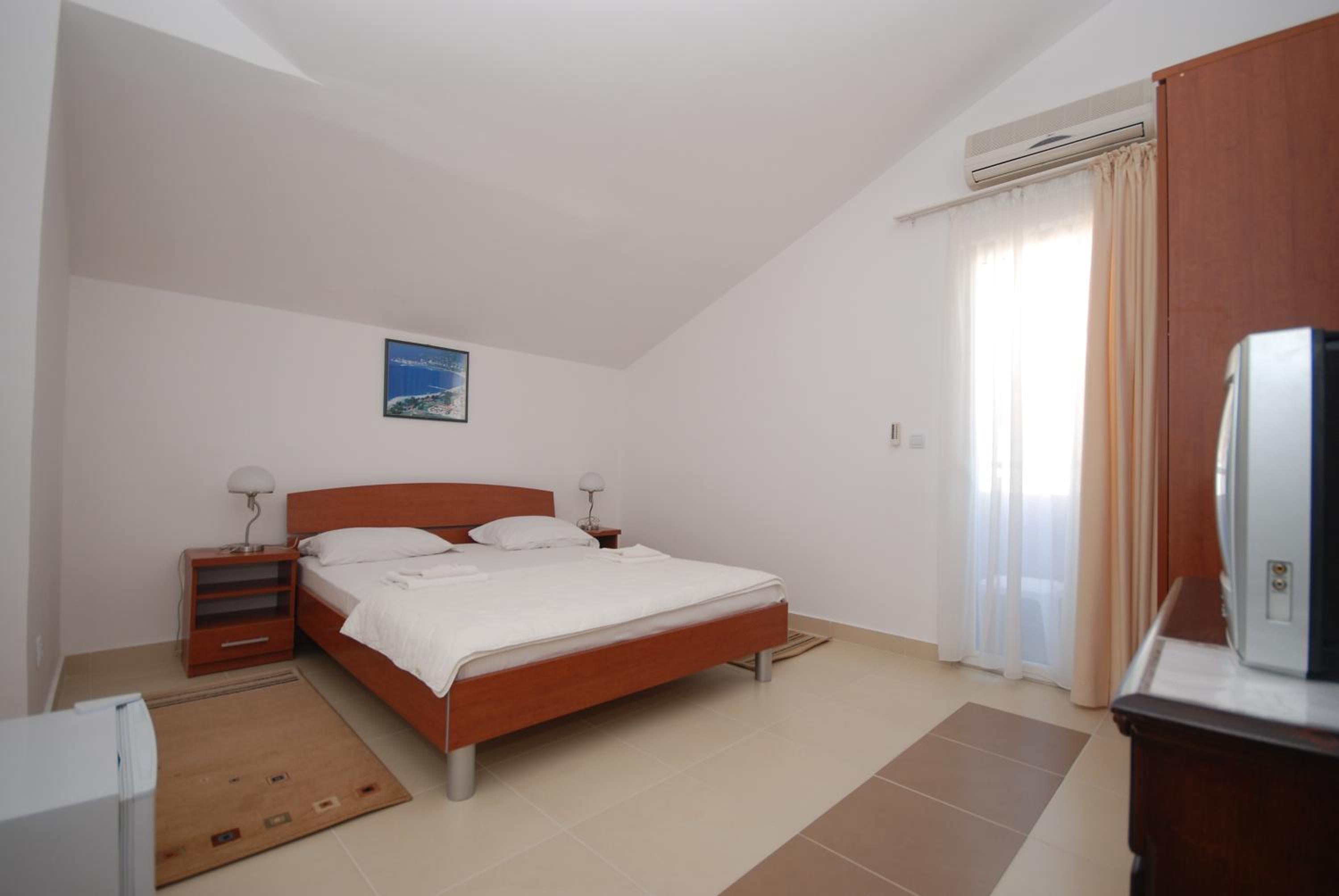 Quadruple Room - Photo 1