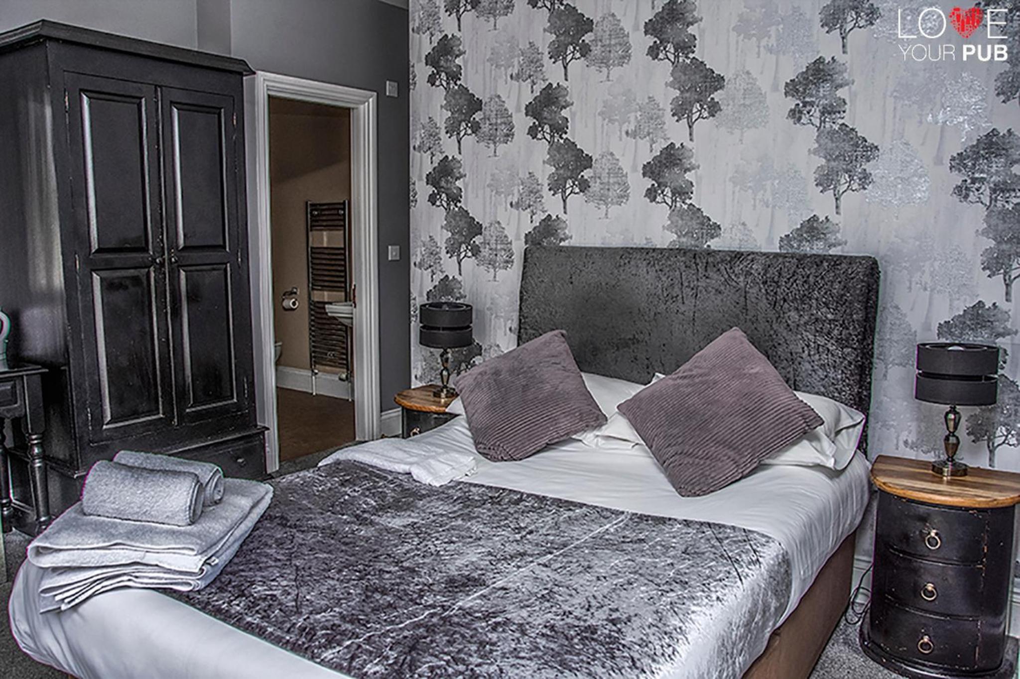 Double Room with Private Bathroom - Photo 2