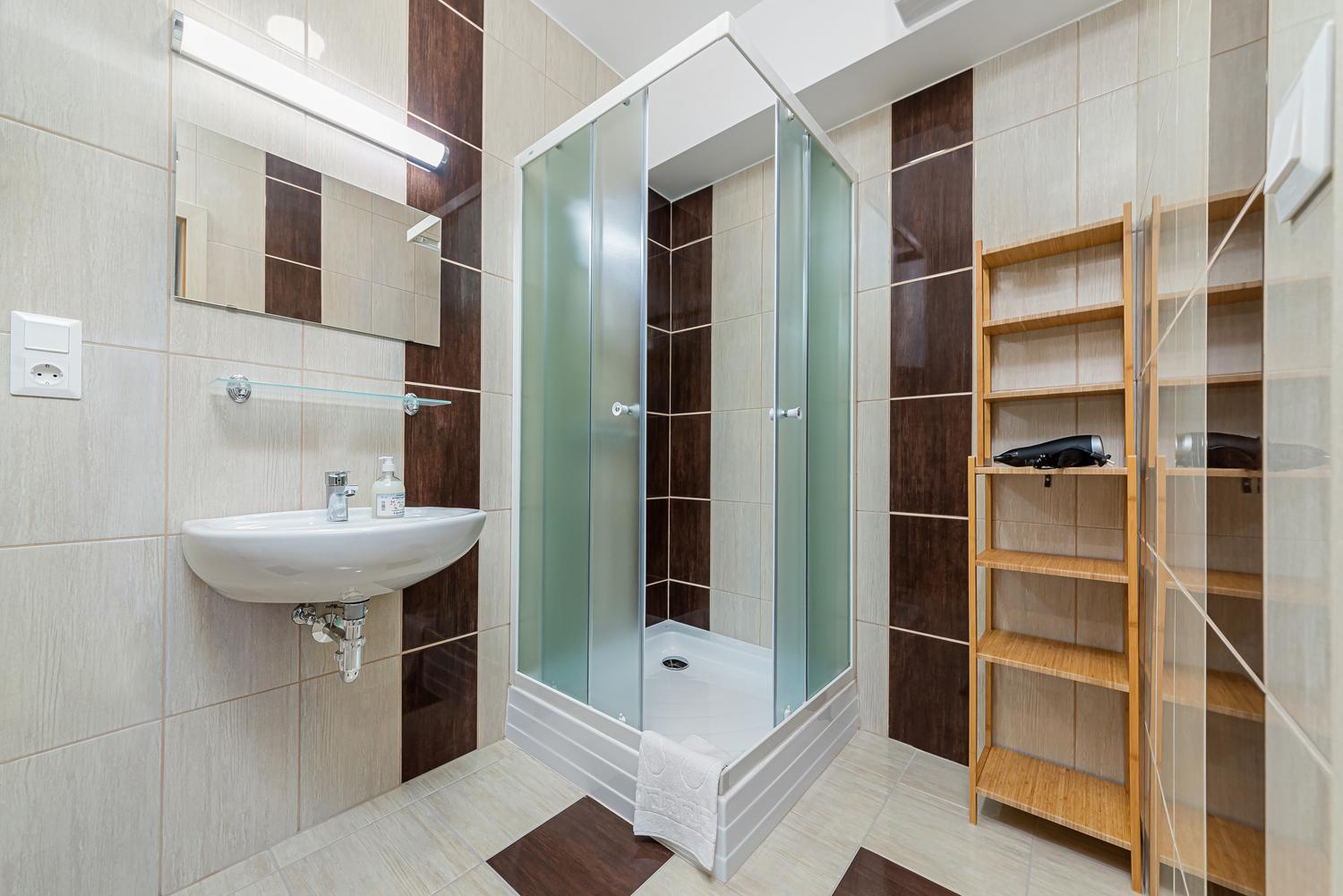One-Bedroom Apartment - Photo 5
