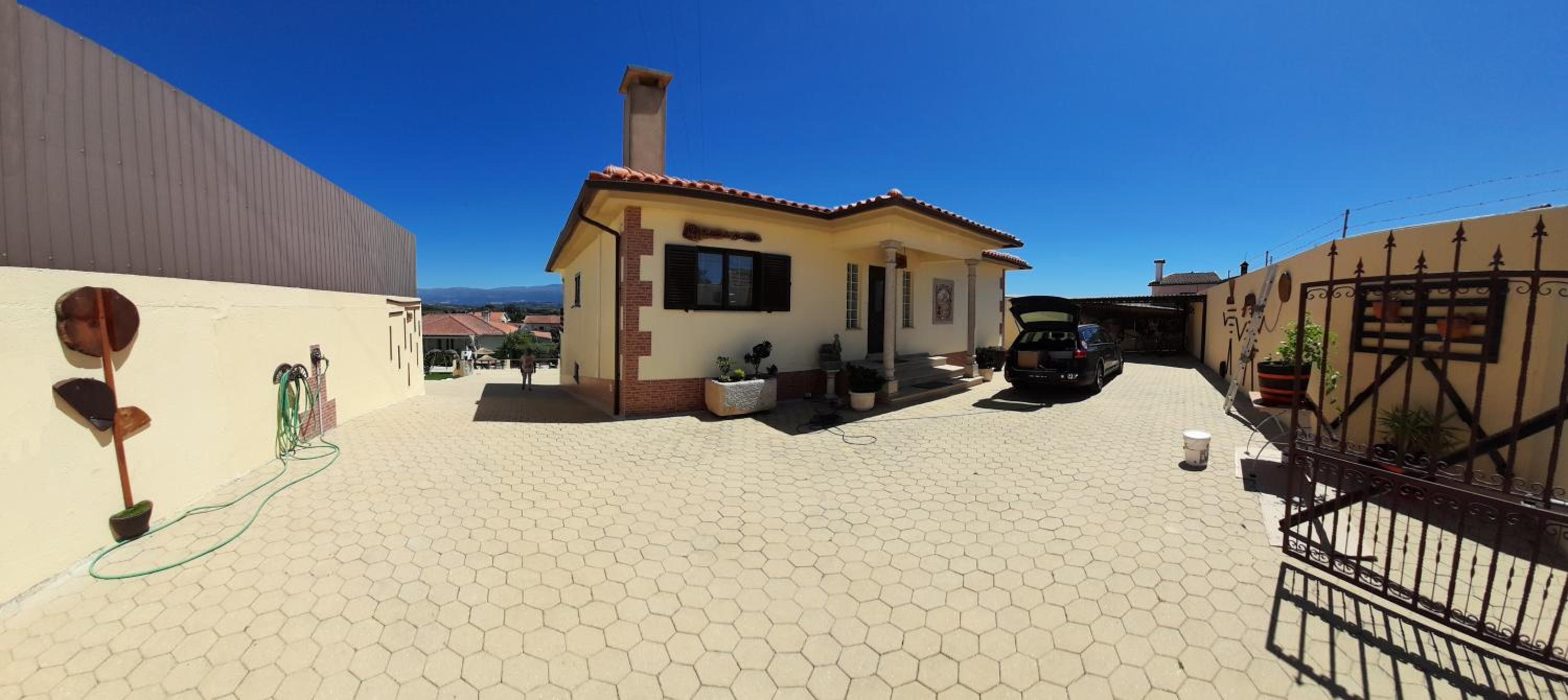 Apartment with Balcony - Photo 26