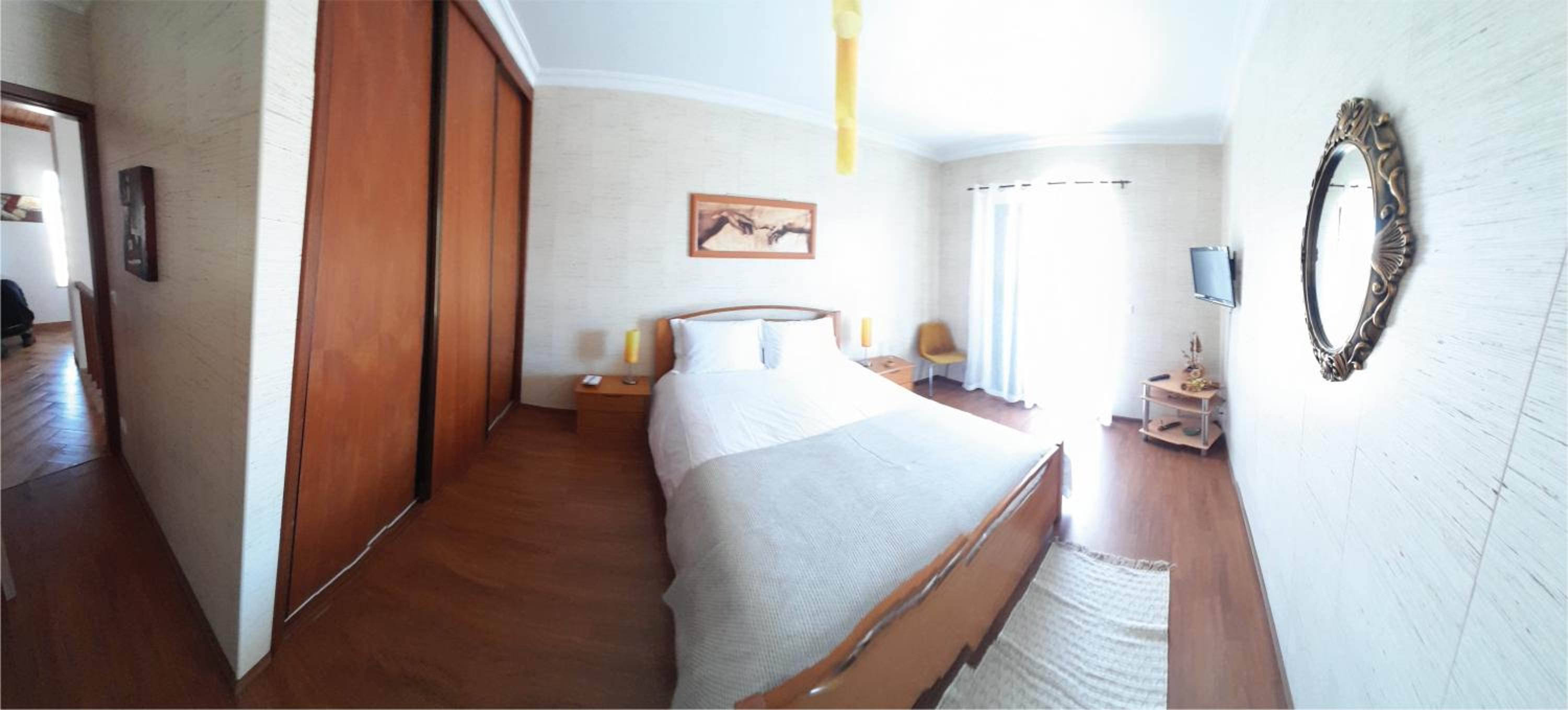 Apartment with Balcony - Photo 19