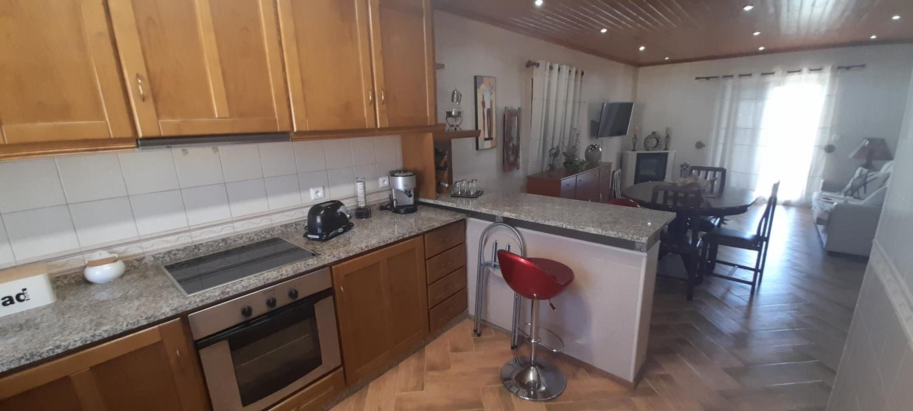 Apartment with Balcony - Photo 32