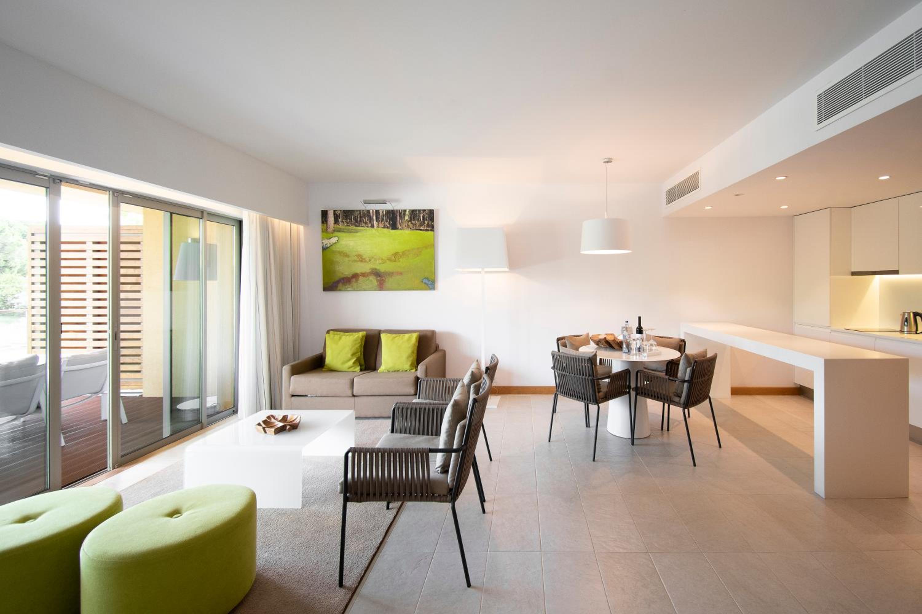 Suite Home – Garden View