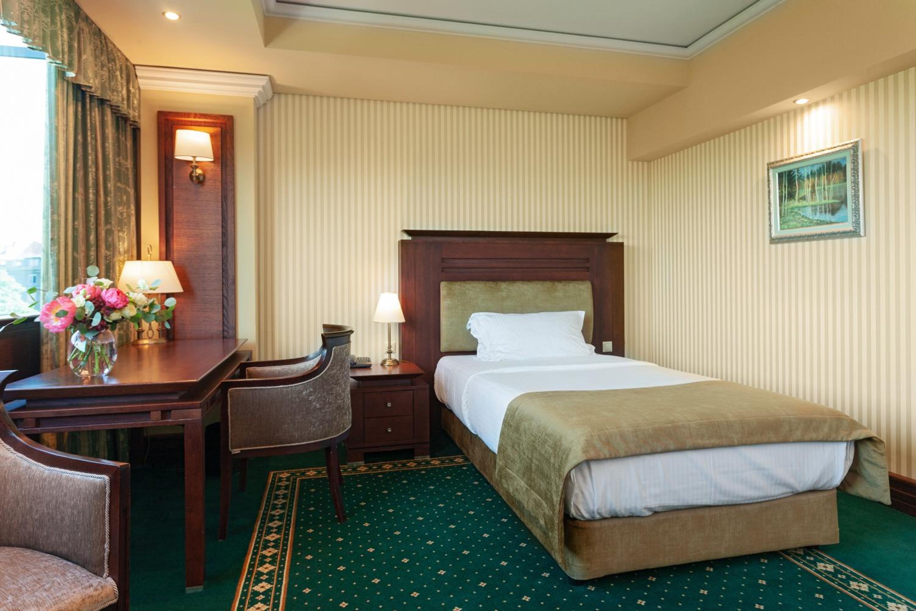 Superior Single Room with Garden View