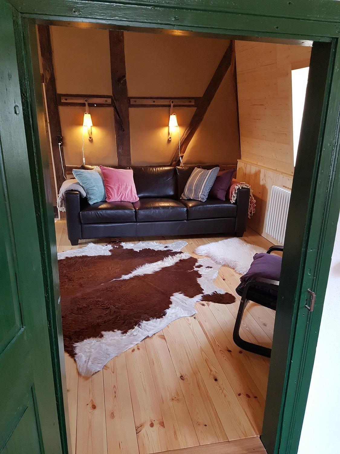 Six-Bedroom House photo 2