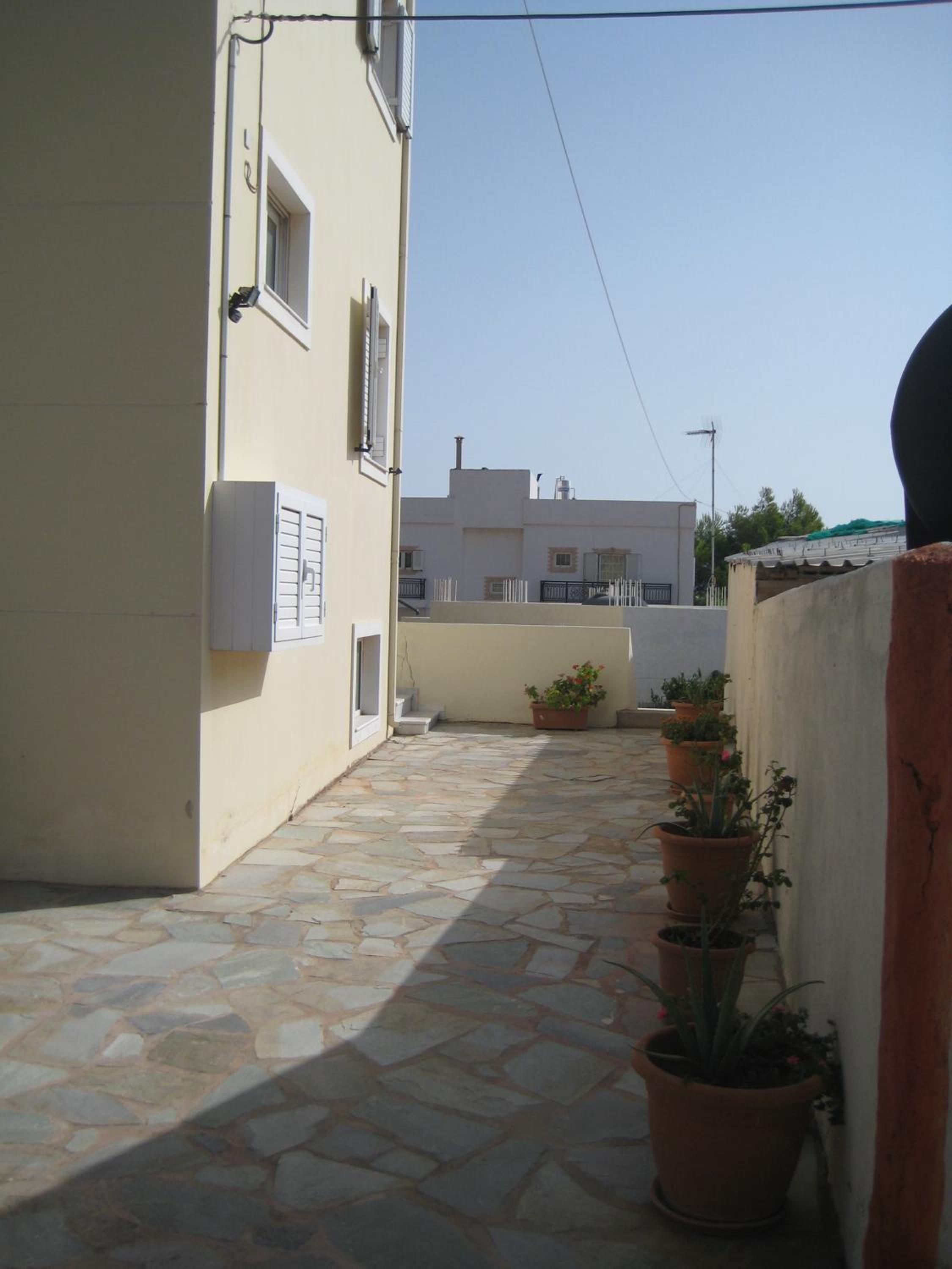 Two-Bedroom Apartment with City View - Photo 29