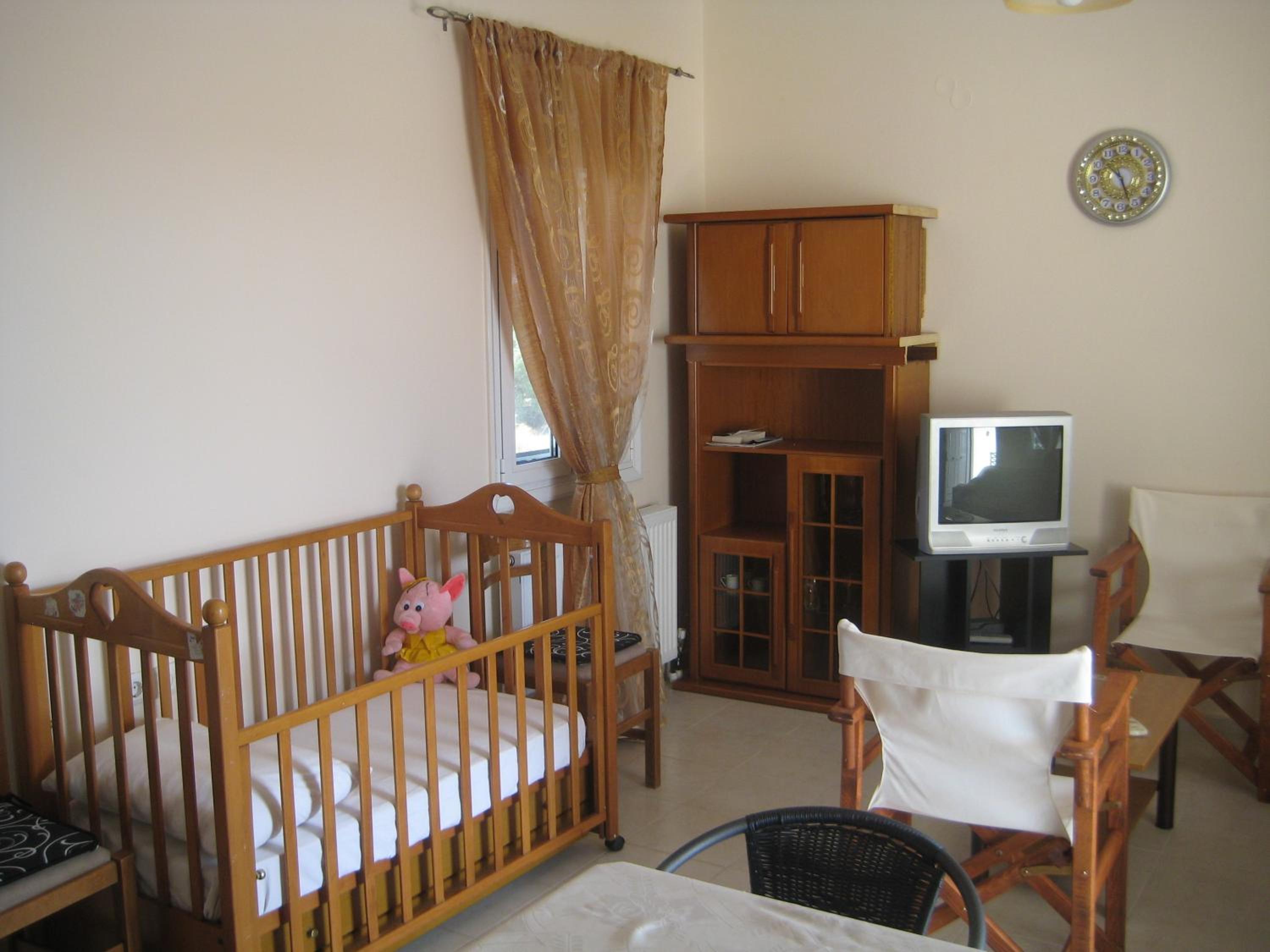 Two-Bedroom Apartment with City View - Photo 34