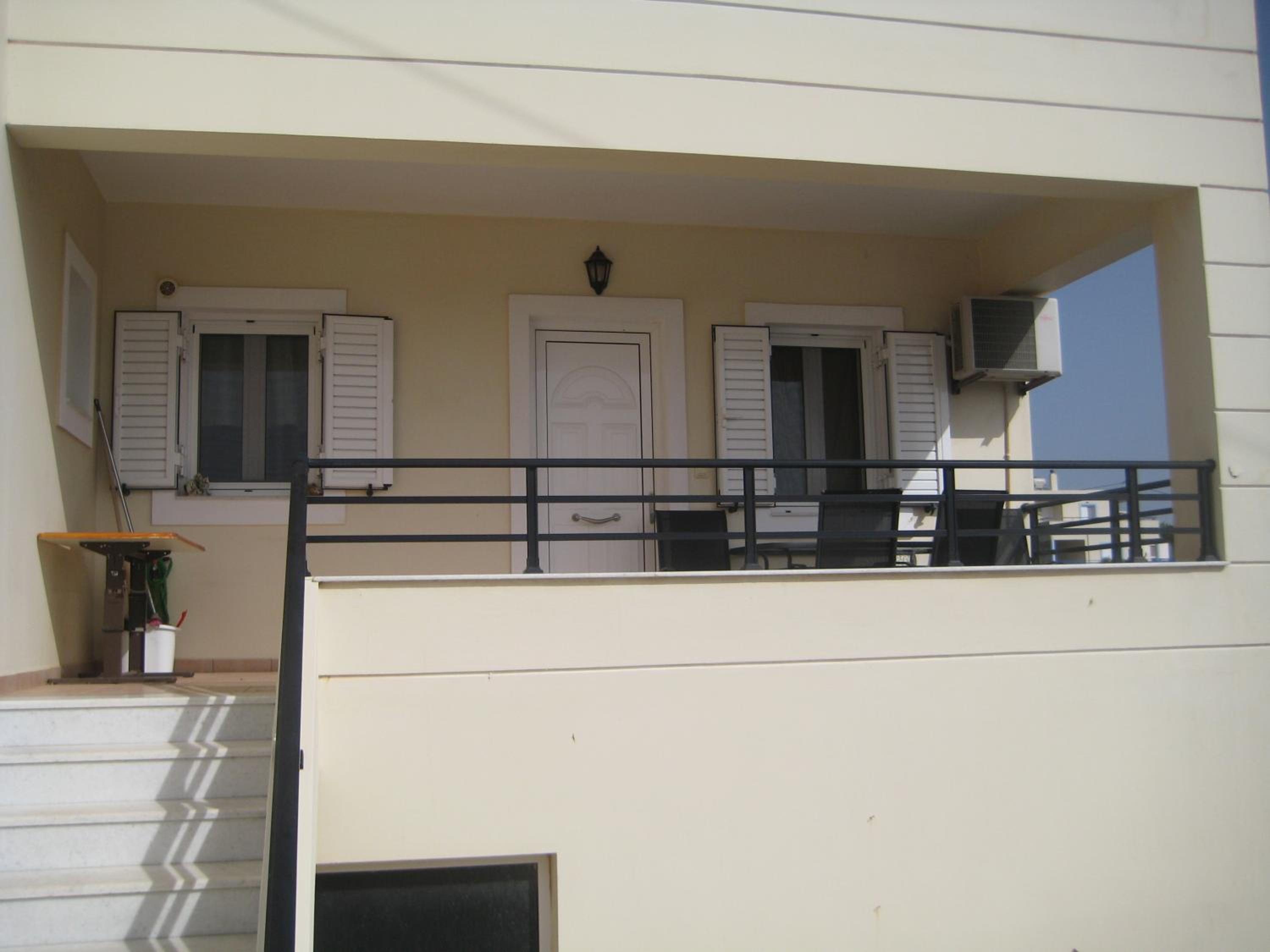 Two-Bedroom Apartment with City View - Photo 32