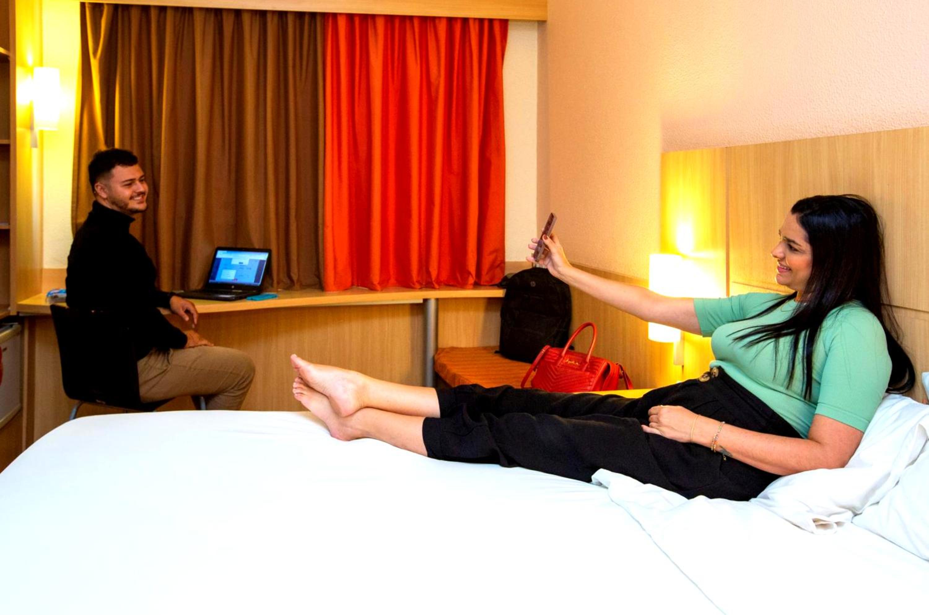 Standard One Double Bed - Photo 4