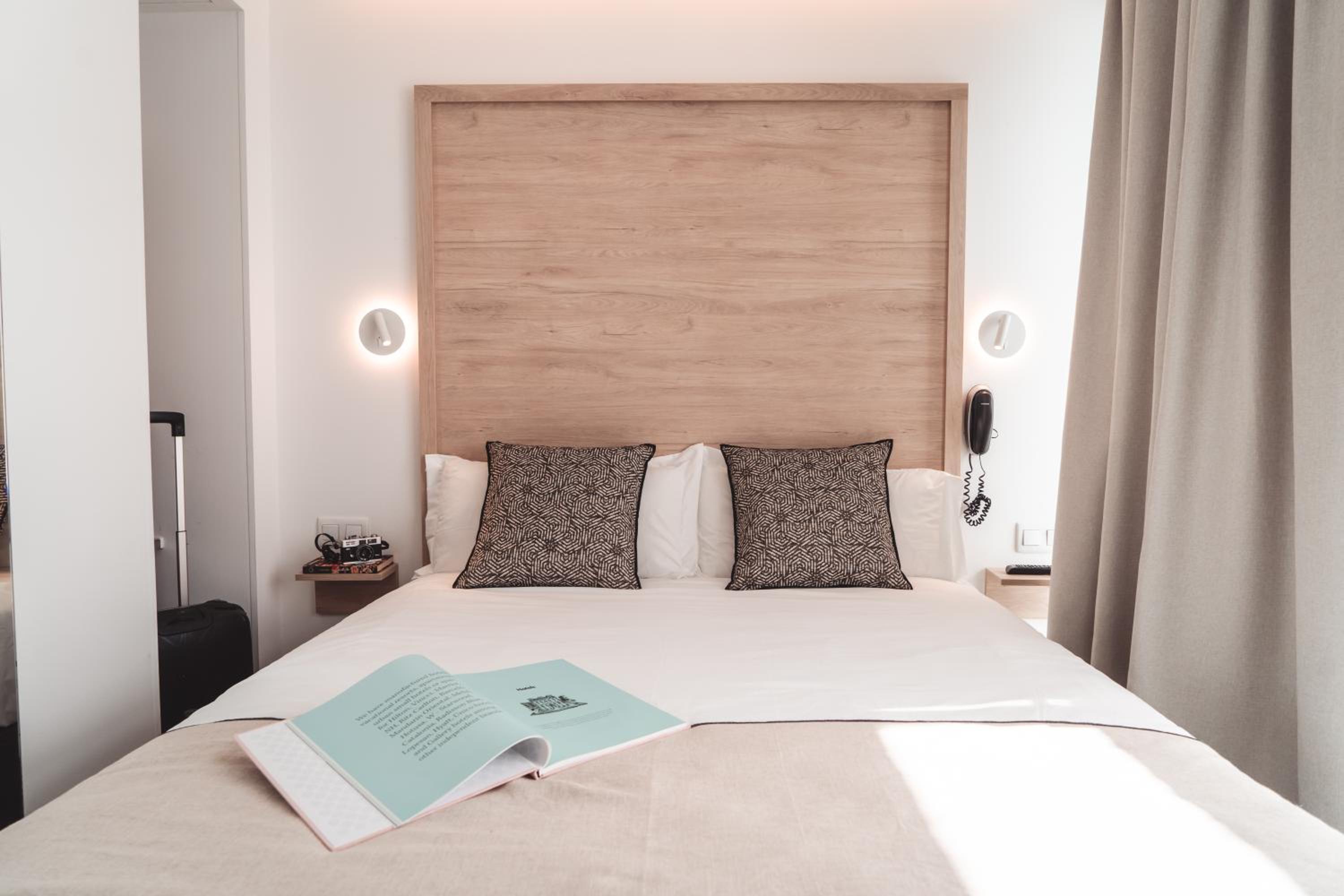 Double Room thumbnail 6