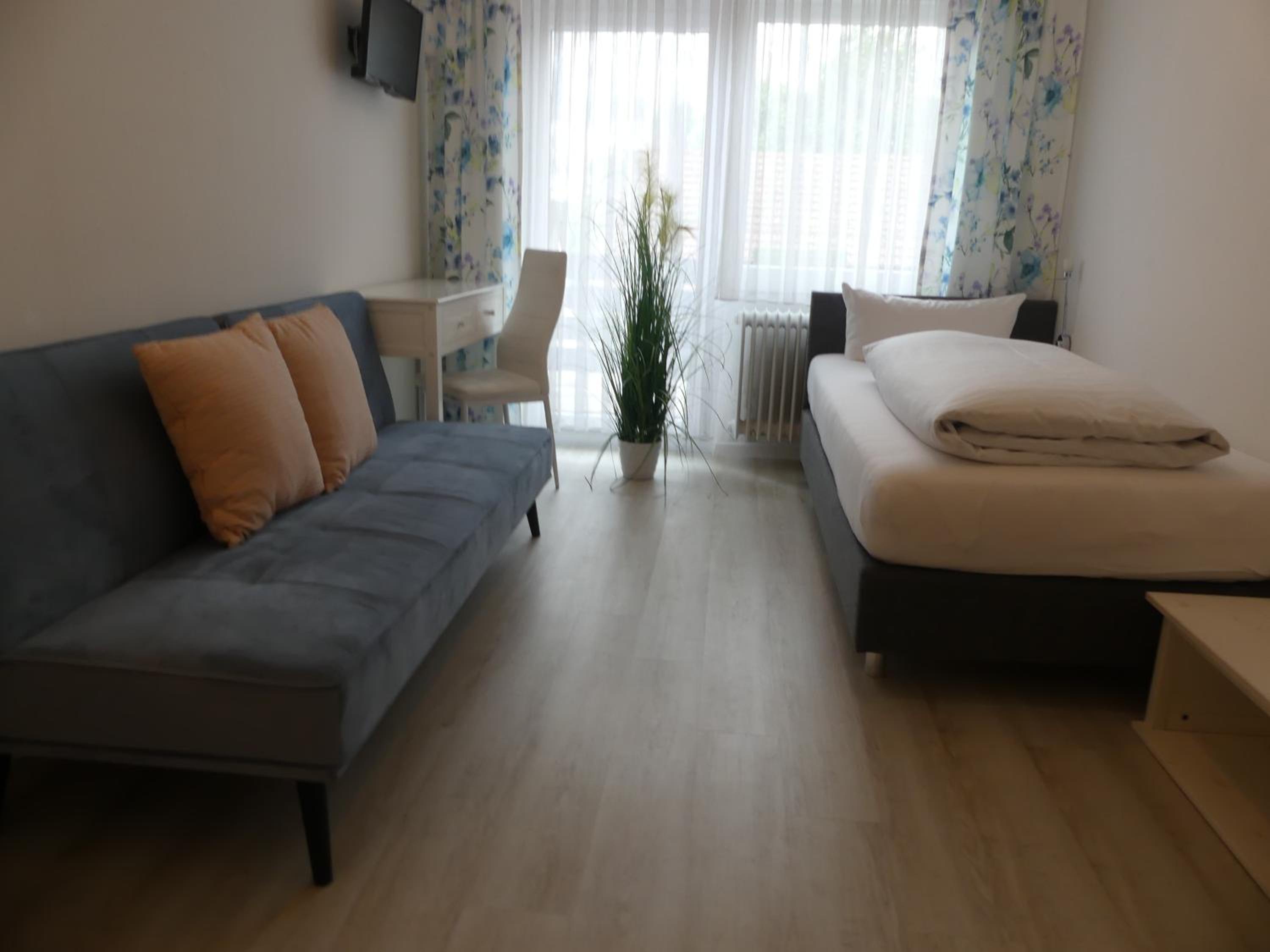 Single Room with Shared External Bathroom photo 1