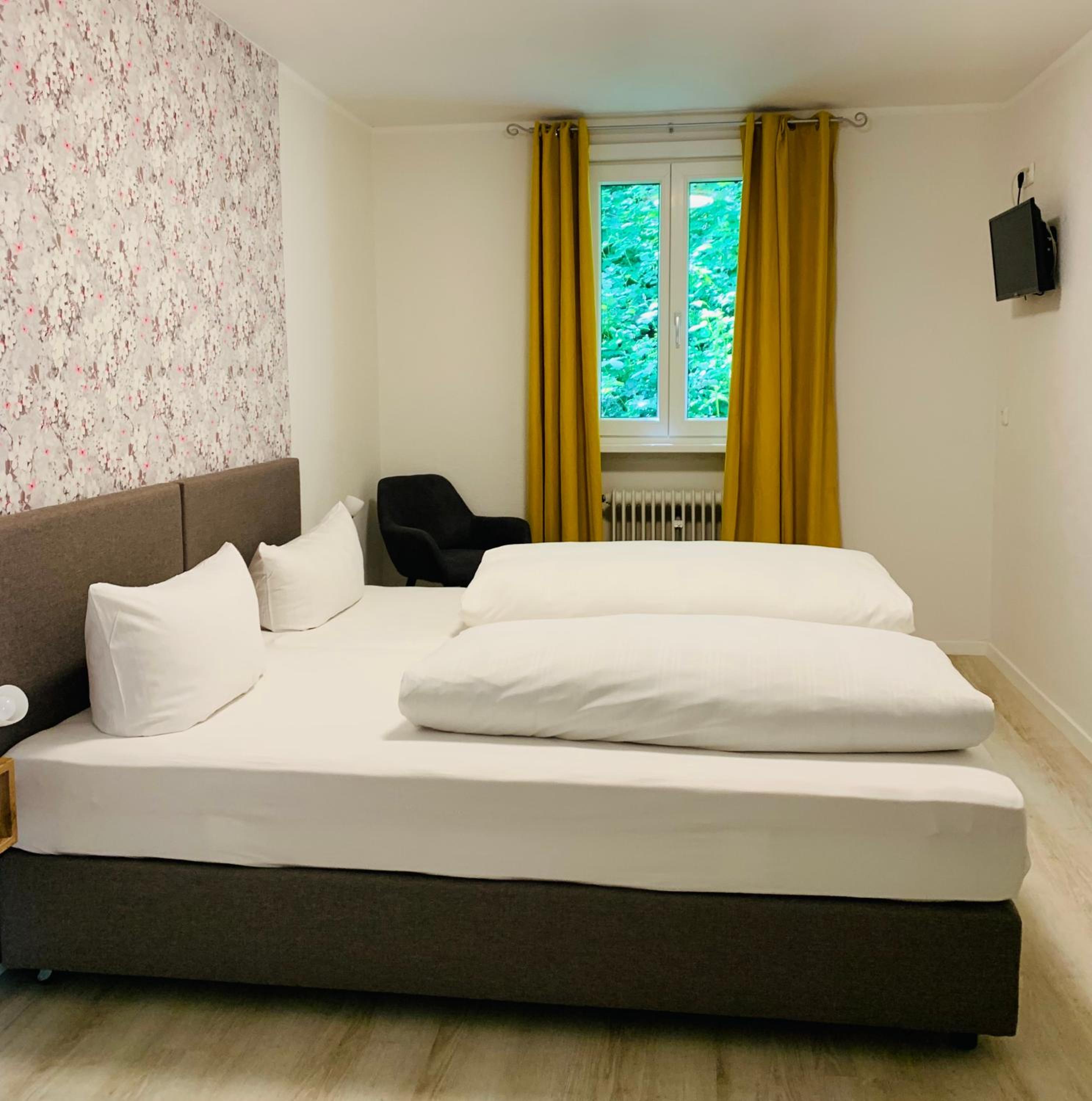 Double Room with Shared External Bathroom photo 1