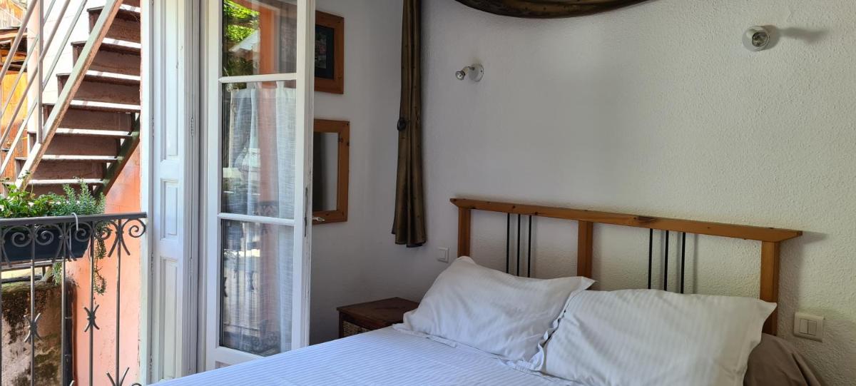 Double Room with Private Bathroom photo 1