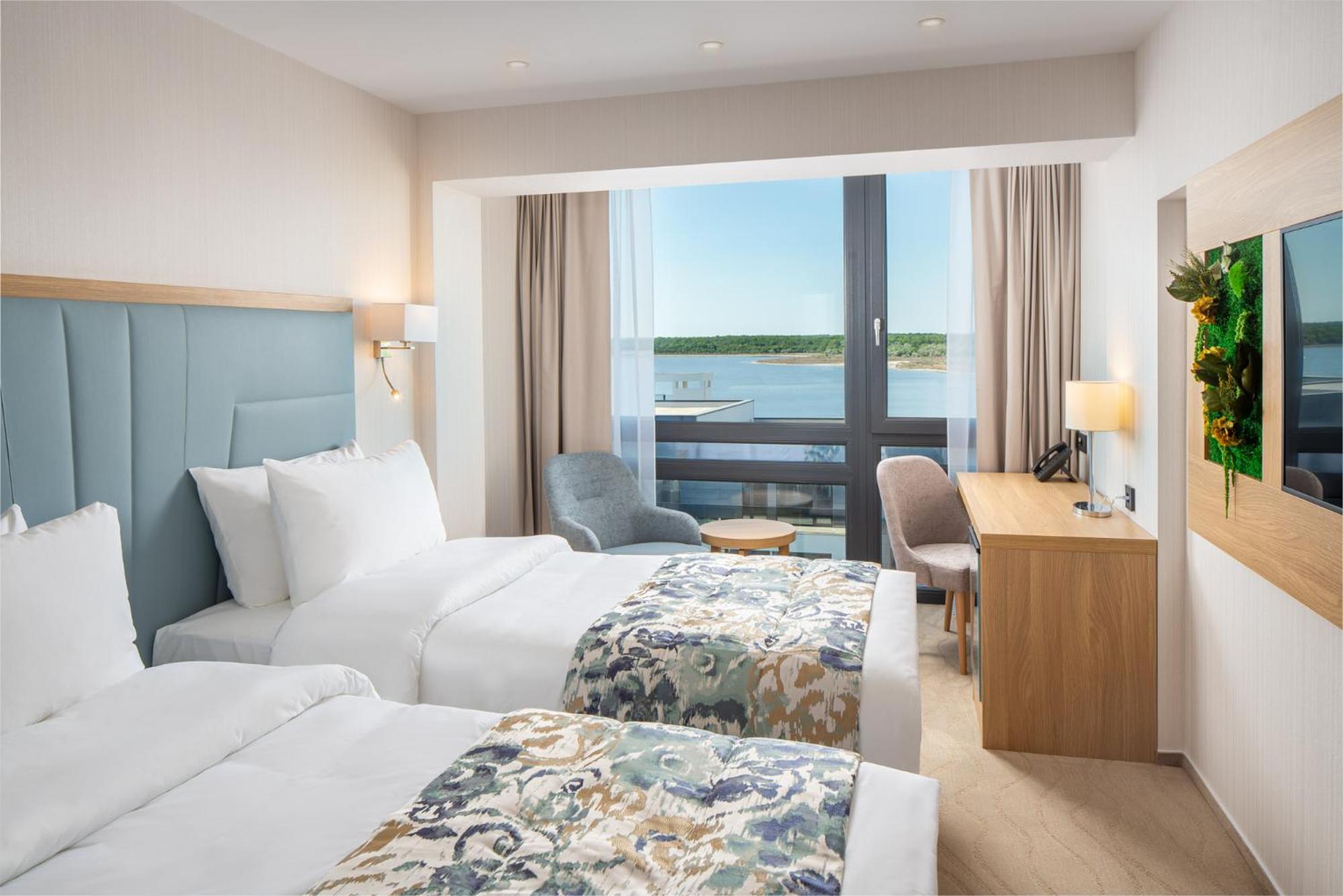 Standard Double or Twin Room - Photo 4