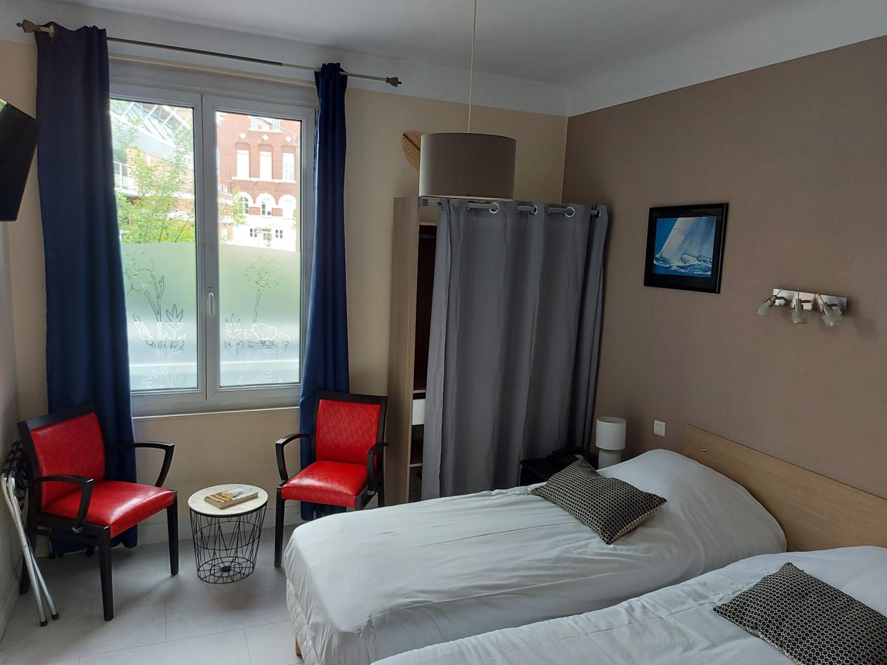 Double Room (1 - 2 Adults) - Photo 12